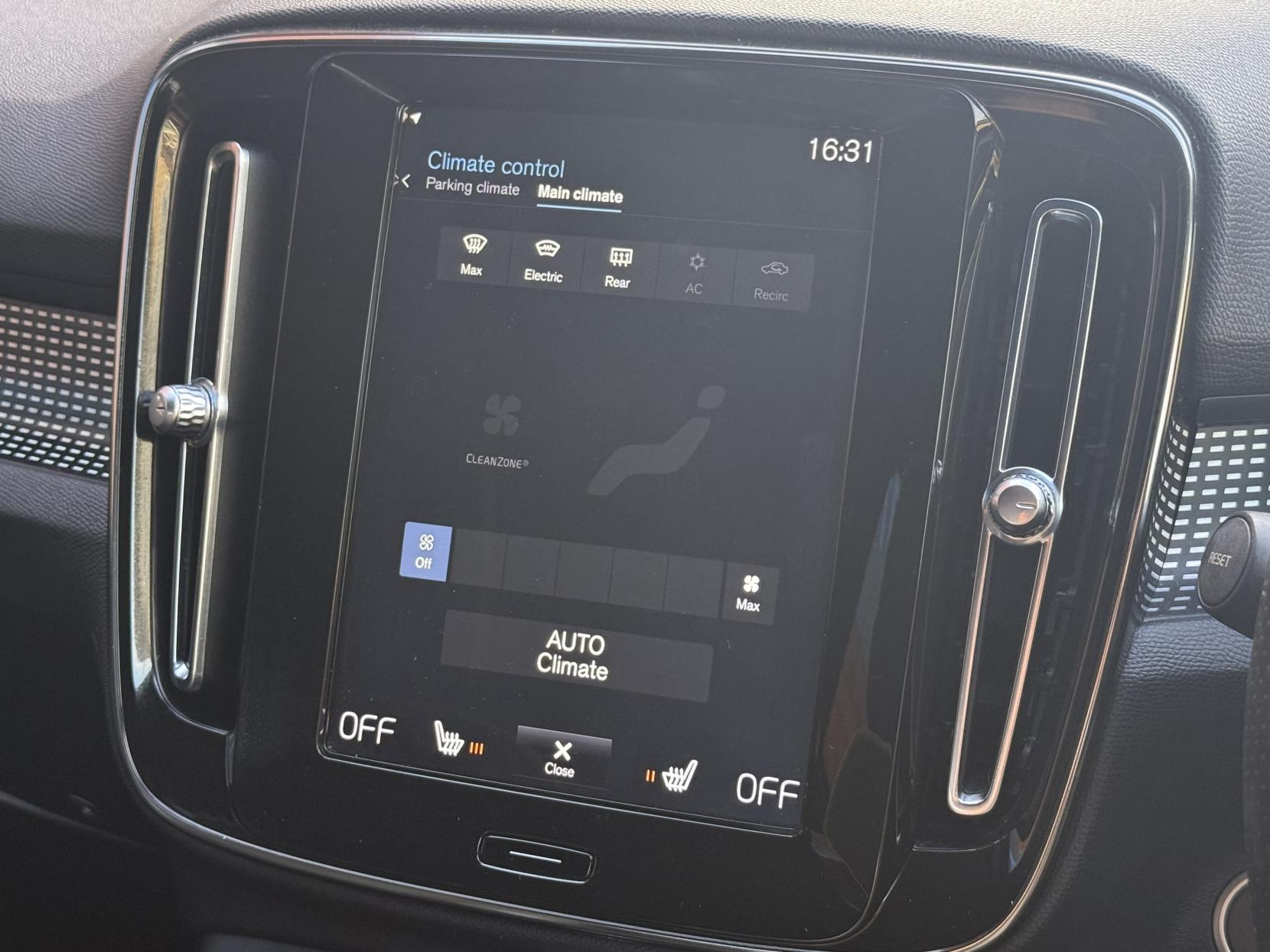 Volvo XC40 2.0 B4 MHEV R-Design Pro SUV 5dr Petrol Hybrid Auto Euro 6 (s/s) (197 ps)