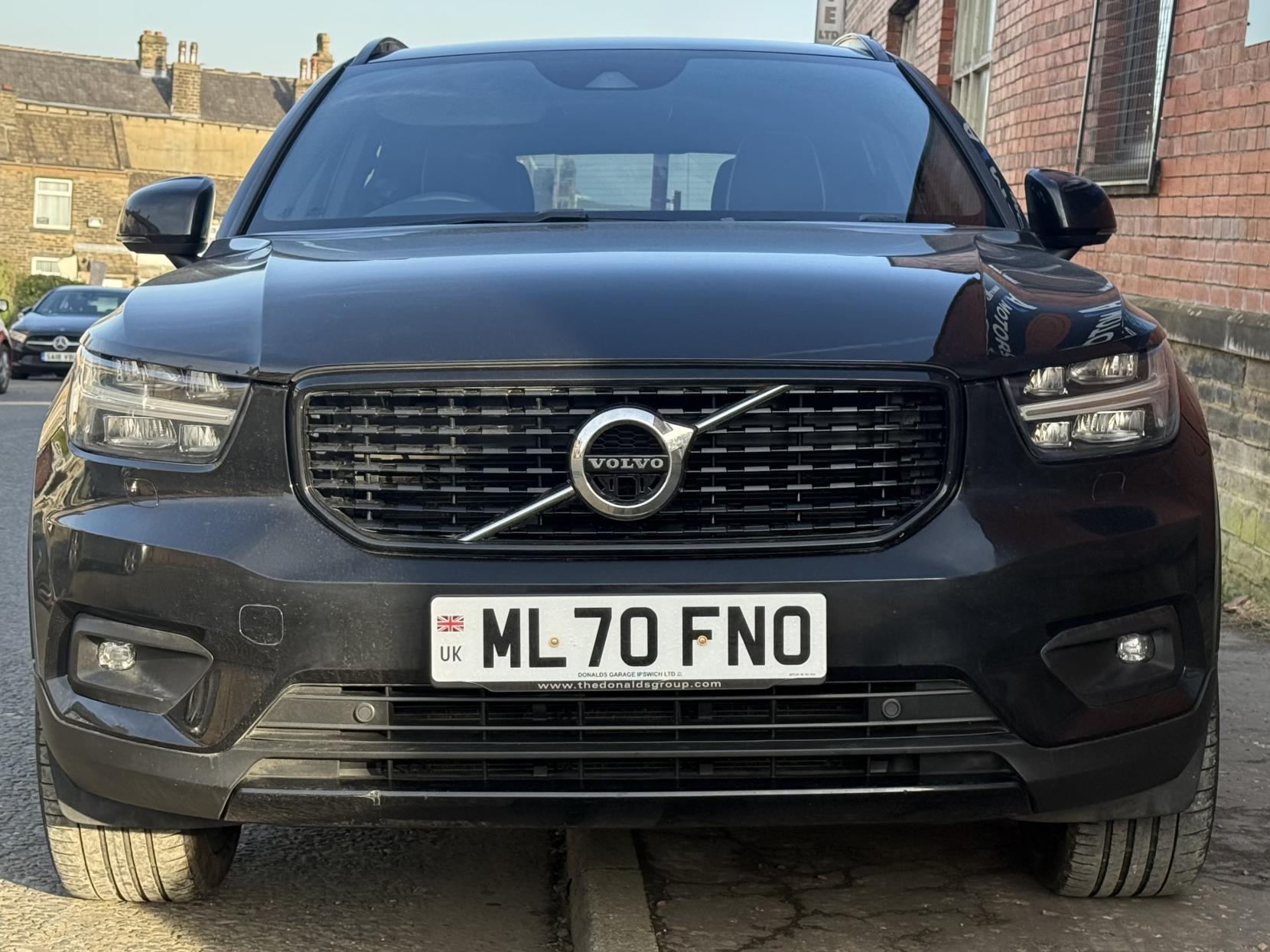 Volvo XC40 2.0 B4 MHEV R-Design Pro SUV 5dr Petrol Hybrid Auto Euro 6 (s/s) (197 ps)