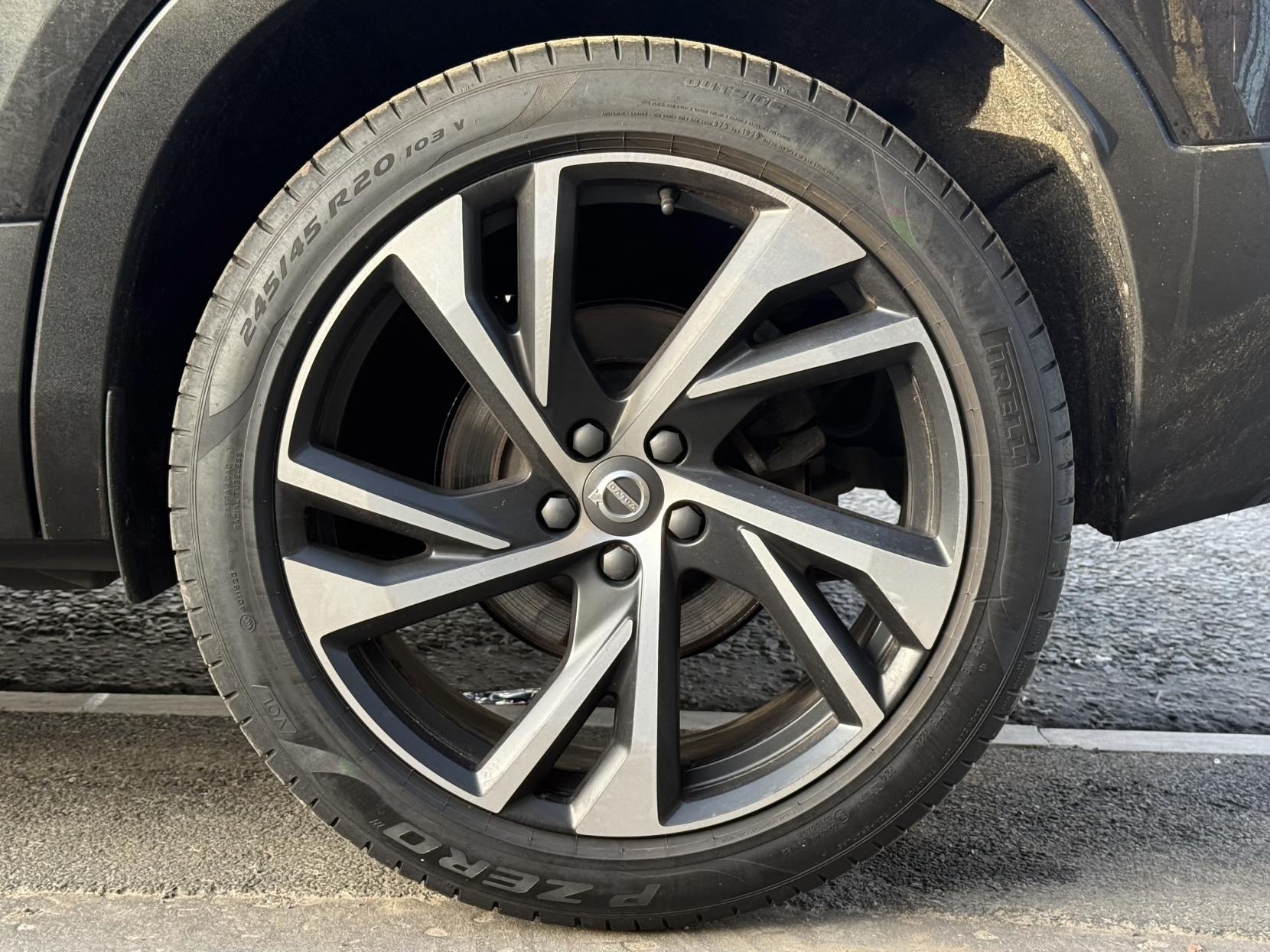 Volvo XC40 2.0 B4 MHEV R-Design Pro SUV 5dr Petrol Hybrid Auto Euro 6 (s/s) (197 ps)