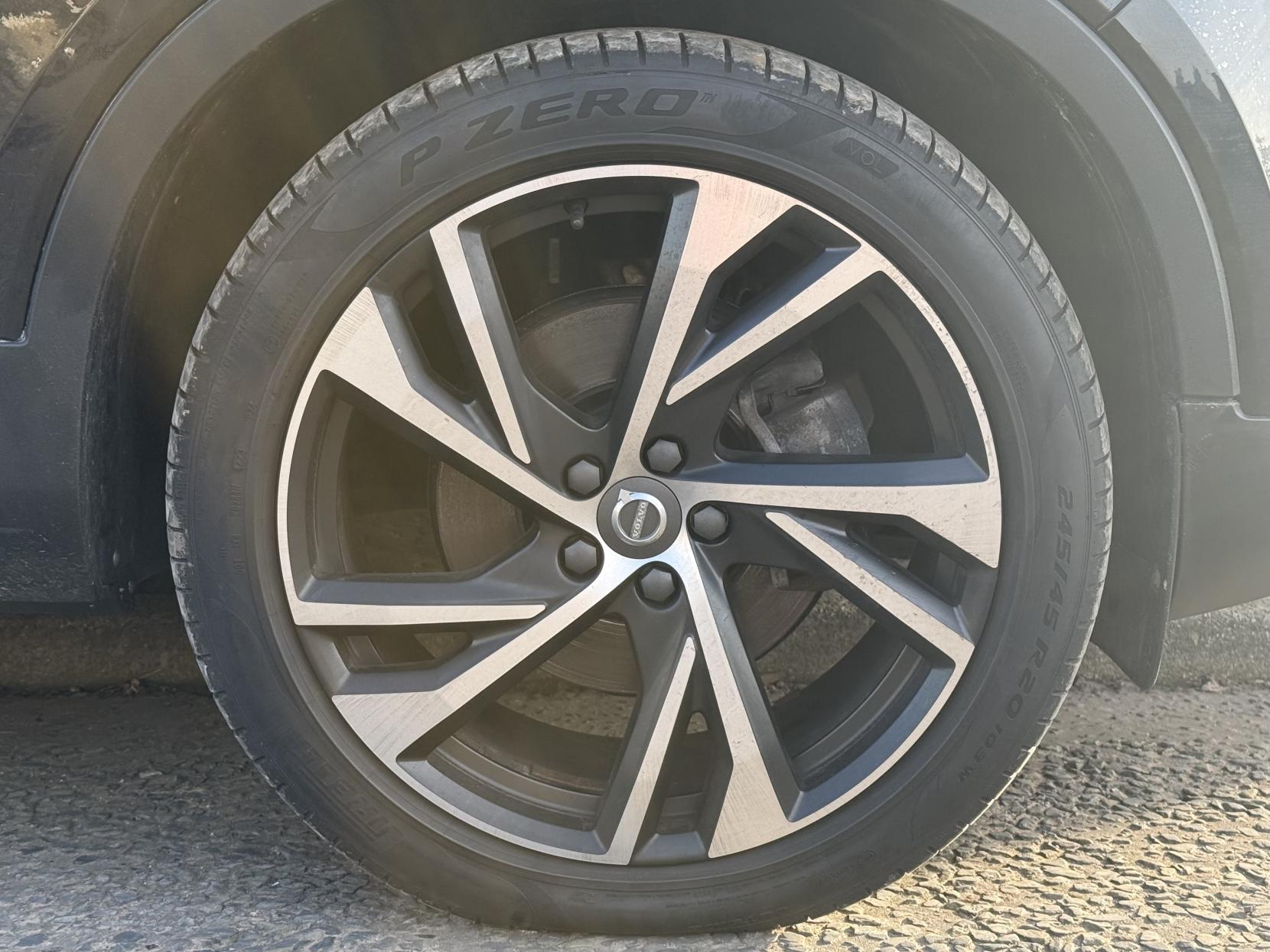 Volvo XC40 2.0 B4 MHEV R-Design Pro SUV 5dr Petrol Hybrid Auto Euro 6 (s/s) (197 ps)