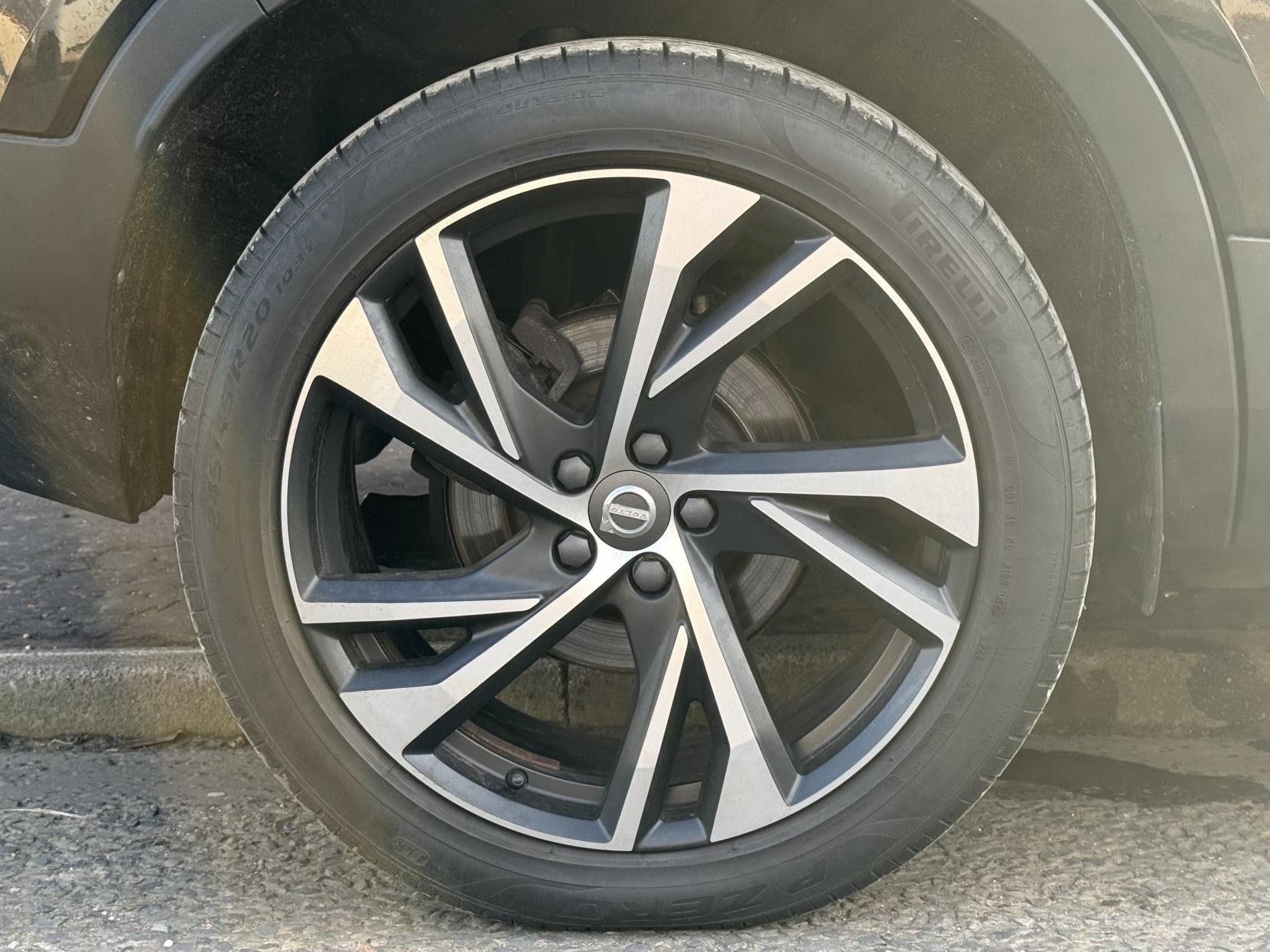 Volvo XC40 2.0 B4 MHEV R-Design Pro SUV 5dr Petrol Hybrid Auto Euro 6 (s/s) (197 ps)