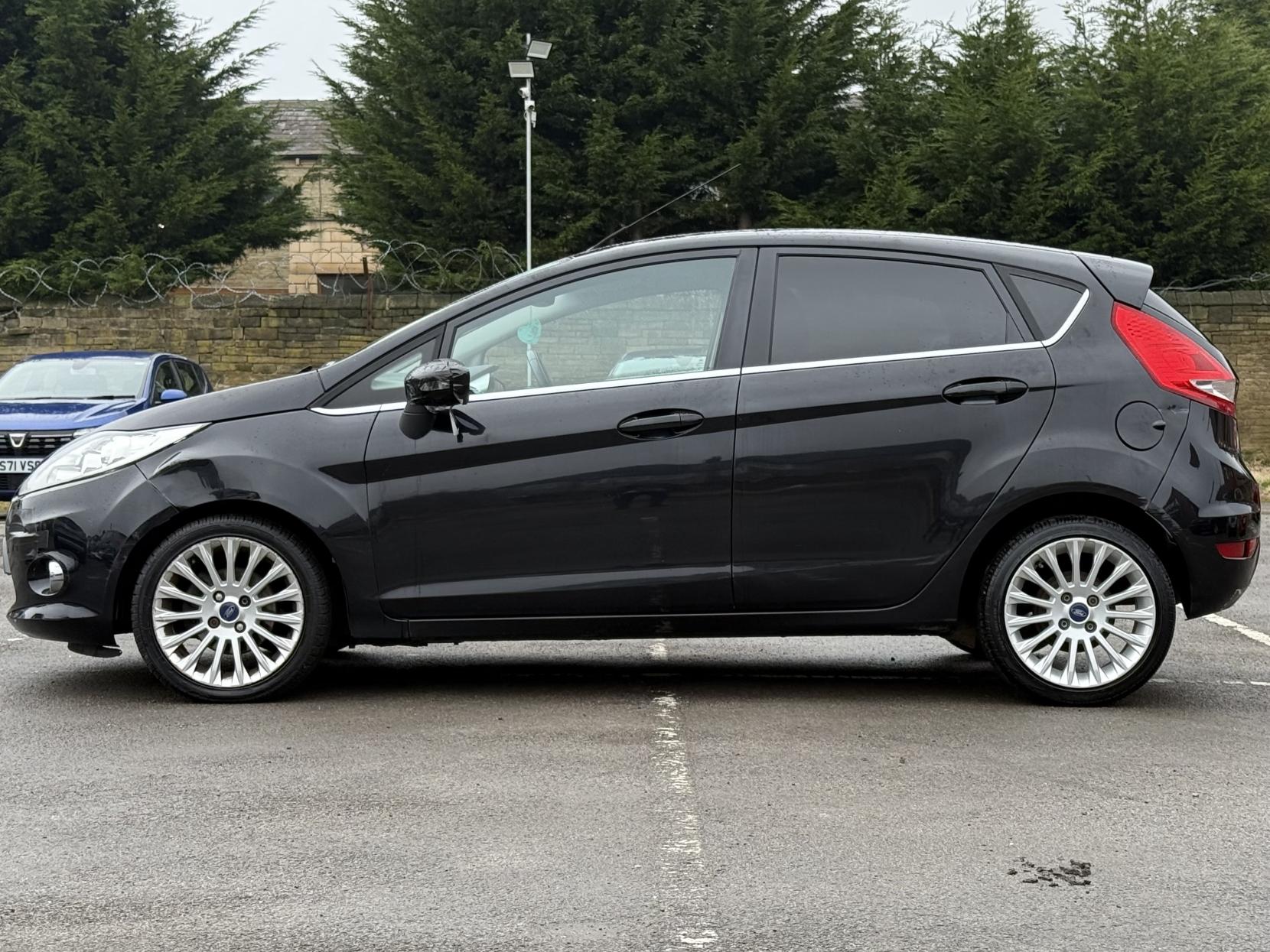 Ford Fiesta 1.4 Titanium Hatchback 5dr Petrol Manual (130 g/km, 94 bhp)