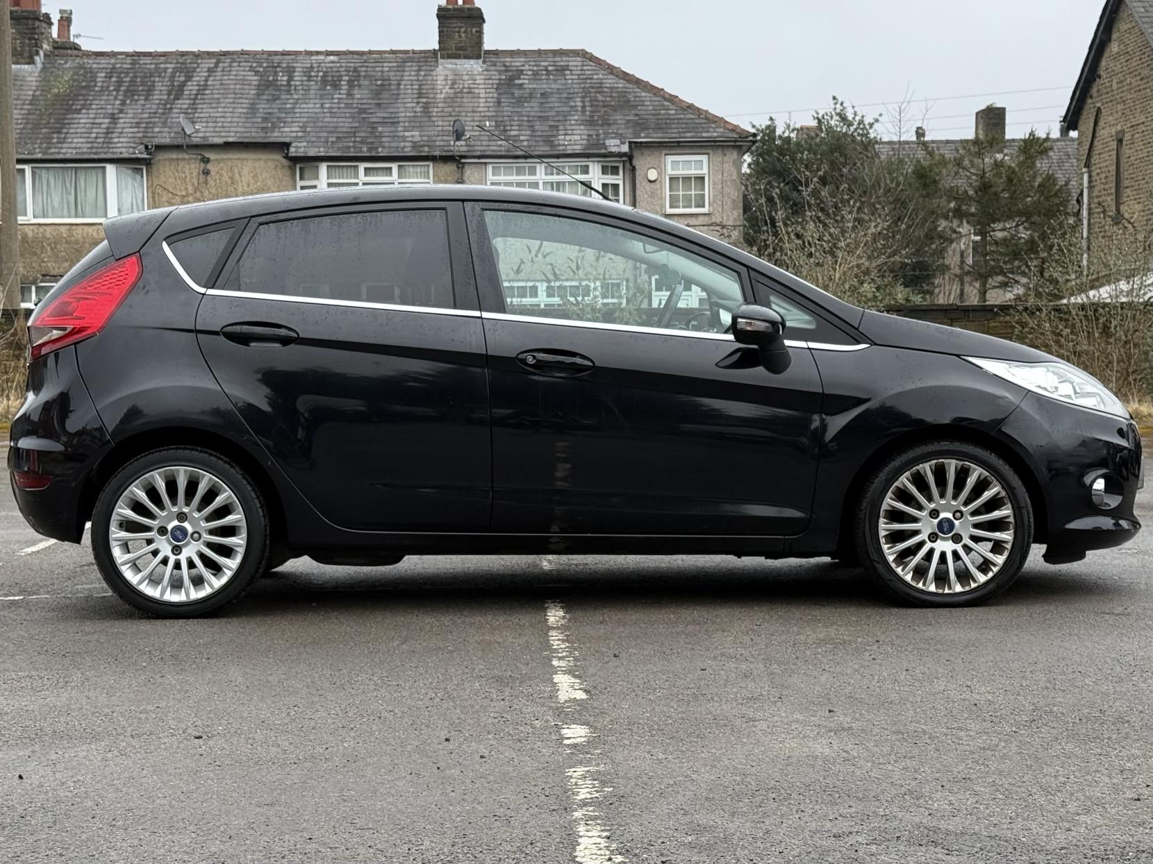 Ford Fiesta 1.4 Titanium Hatchback 5dr Petrol Manual (130 g/km, 94 bhp)