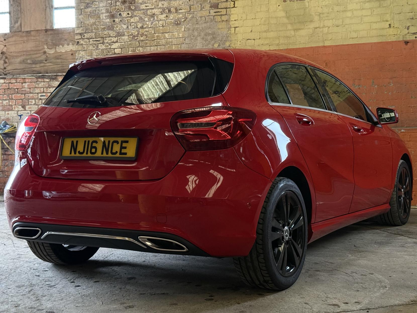 Mercedes-Benz A Class 1.5 A180d Sport (Premium) Hatchback 5dr Diesel Manual Euro 6 (s/s) (109 ps)