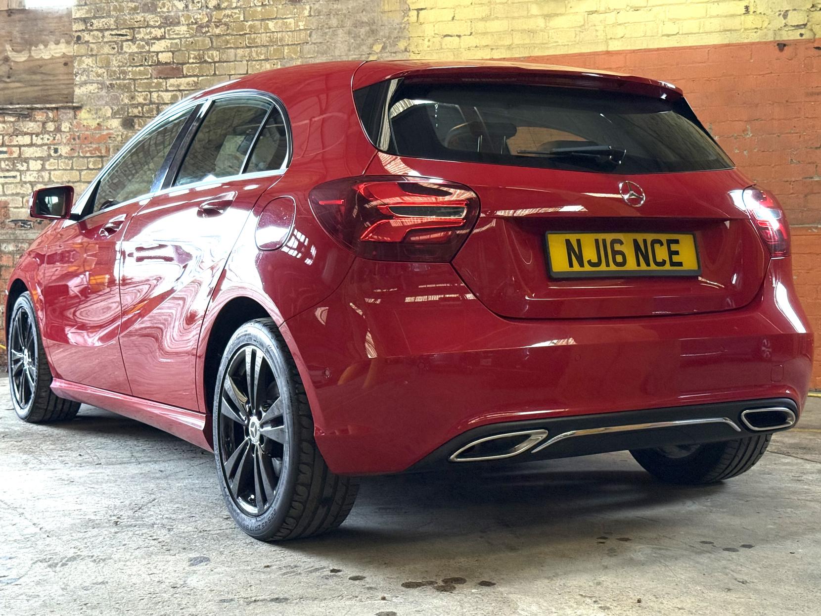 Mercedes-Benz A Class 1.5 A180d Sport (Premium) Hatchback 5dr Diesel Manual Euro 6 (s/s) (109 ps)