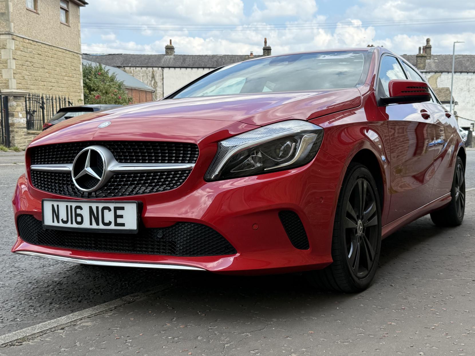Mercedes-Benz A Class 1.5 A180d Sport (Premium) Hatchback 5dr Diesel Manual Euro 6 (s/s) (109 ps)