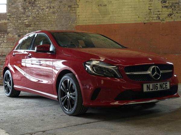 Mercedes-Benz A Class 1.5 A180d Sport (Premium) Hatchback 5dr Diesel Manual Euro 6 (s/s) (109 ps)