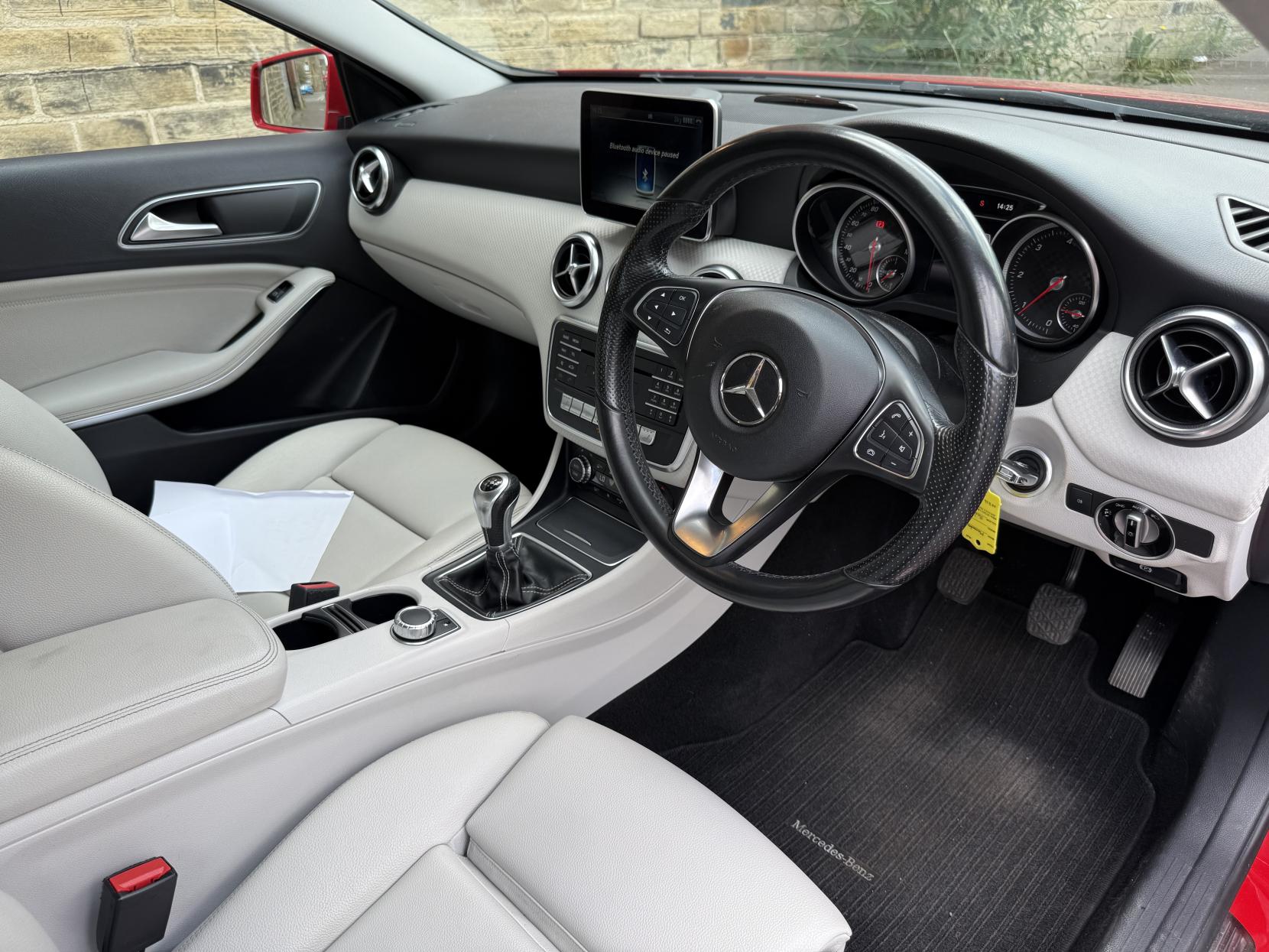 Mercedes-Benz A Class 1.5 A180d Sport (Premium) Hatchback 5dr Diesel Manual Euro 6 (s/s) (109 ps)