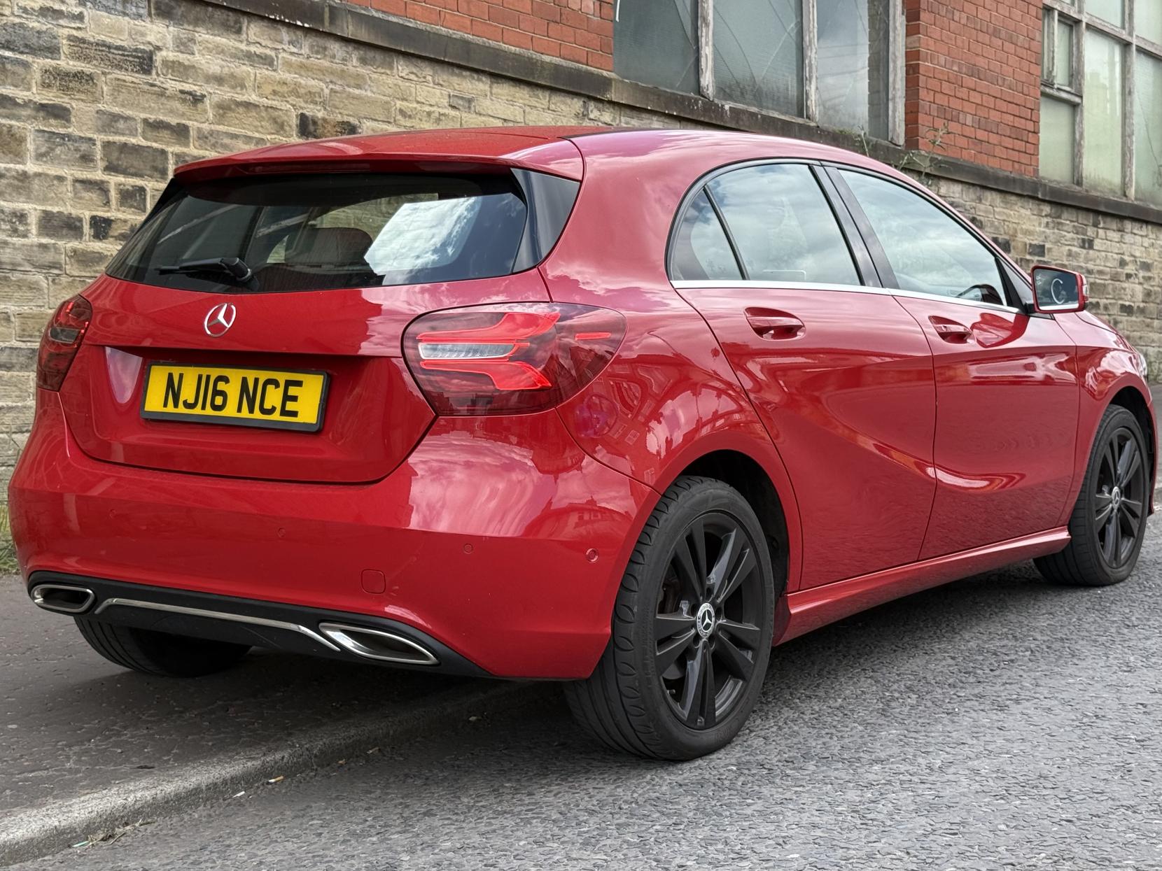 Mercedes-Benz A Class 1.5 A180d Sport (Premium) Hatchback 5dr Diesel Manual Euro 6 (s/s) (109 ps)