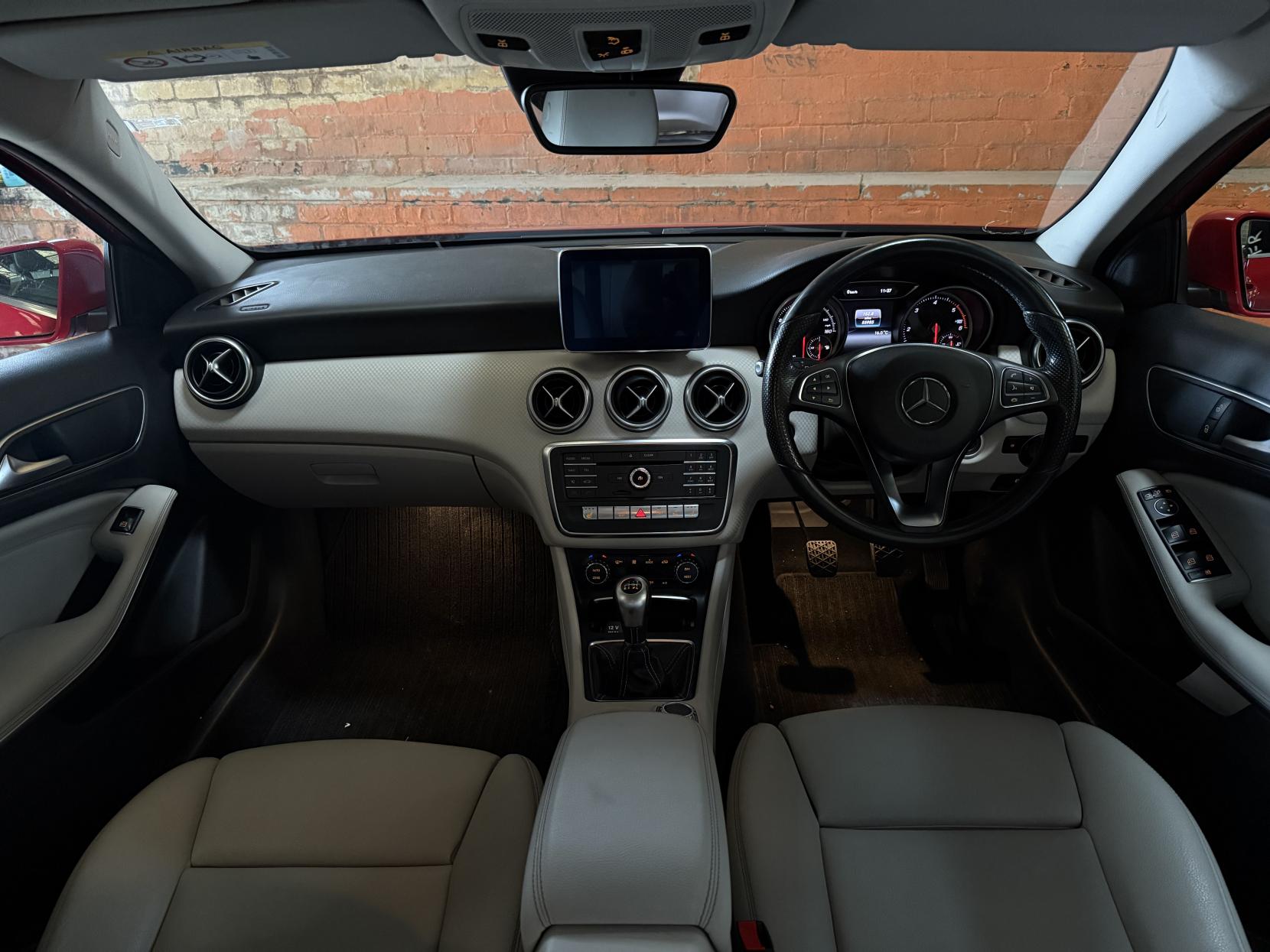 Mercedes-Benz A Class 1.5 A180d Sport (Premium) Hatchback 5dr Diesel Manual Euro 6 (s/s) (109 ps)