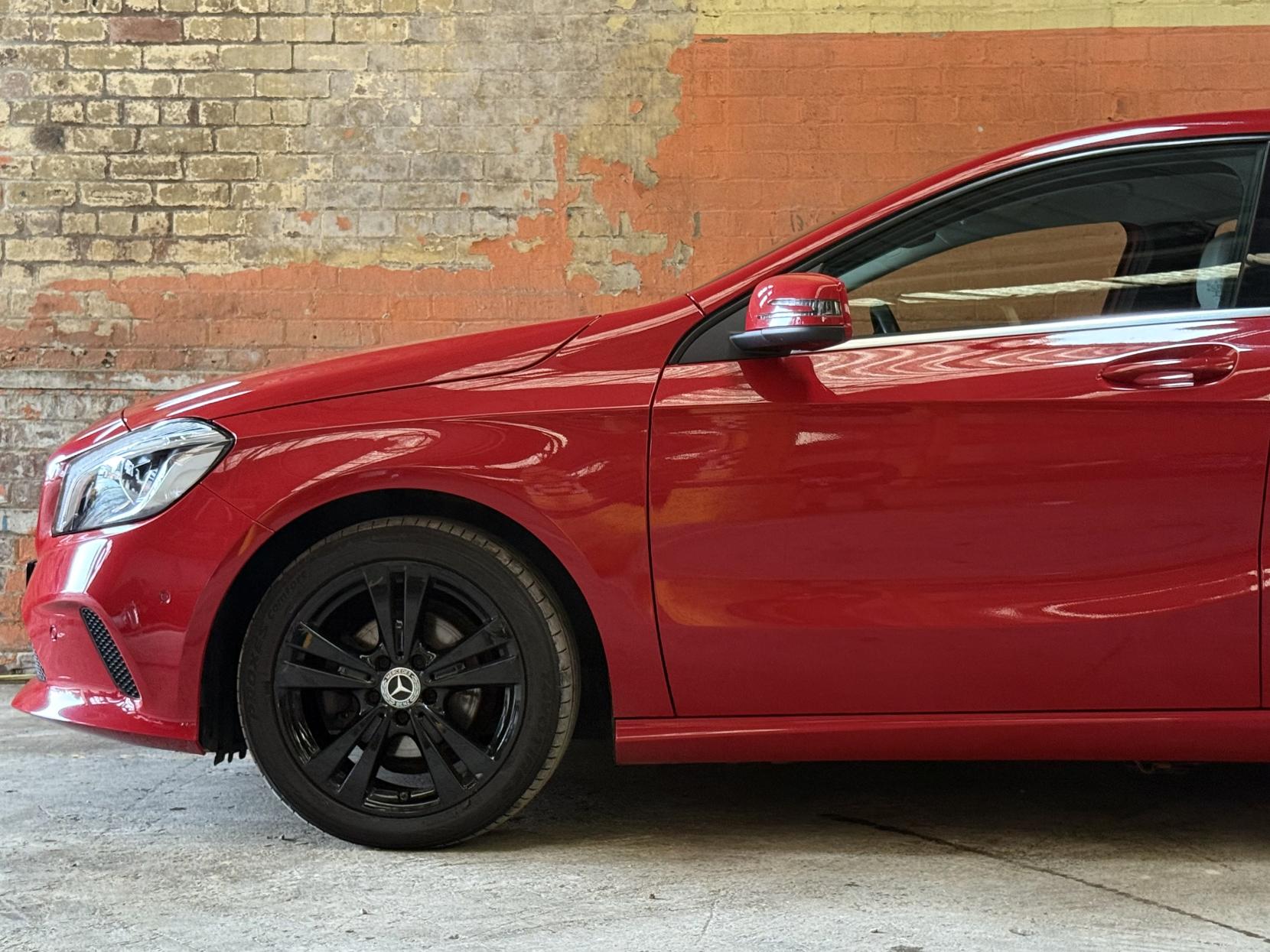 Mercedes-Benz A Class 1.5 A180d Sport (Premium) Hatchback 5dr Diesel Manual Euro 6 (s/s) (109 ps)