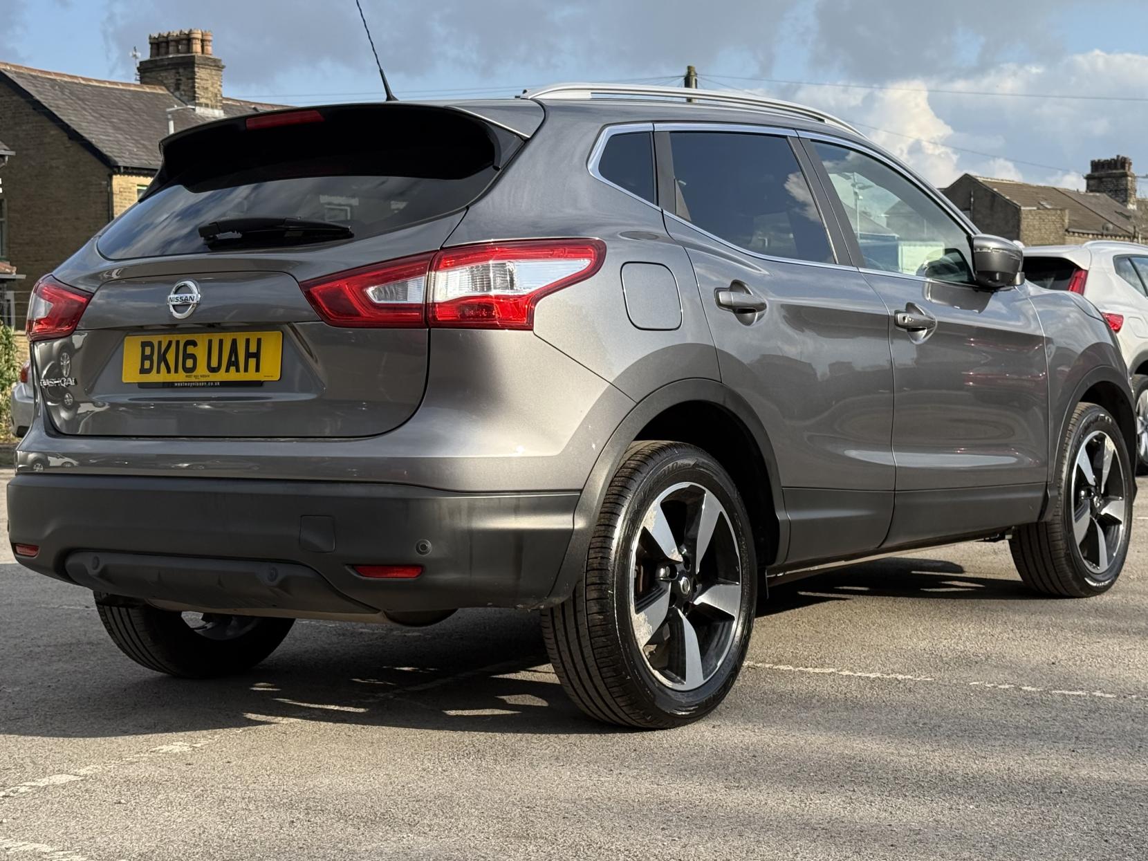 Nissan Qashqai 1.2 DIG-T N-Connecta SUV 5dr Petrol Manual 2WD Euro 6 (s/s) (115 ps)