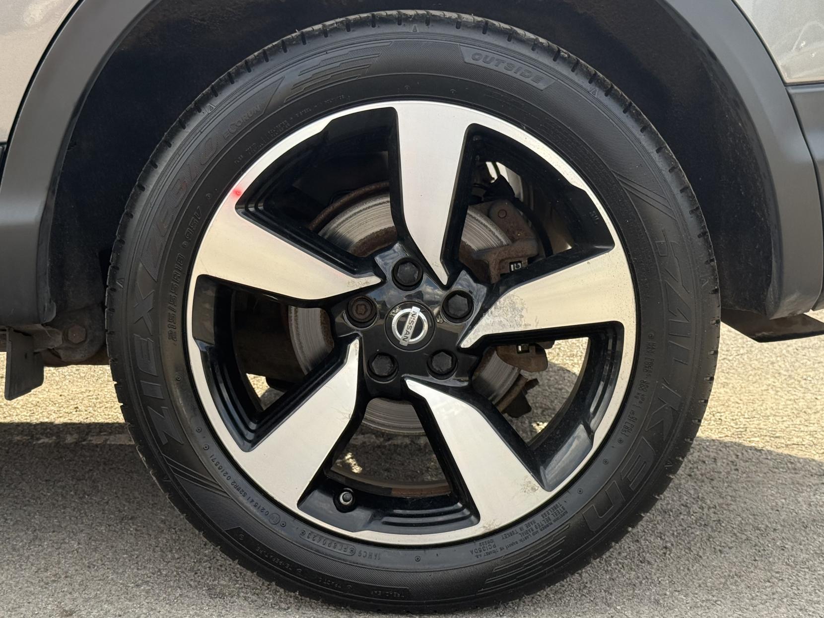Nissan Qashqai 1.2 DIG-T N-Connecta SUV 5dr Petrol Manual 2WD Euro 6 (s/s) (115 ps)