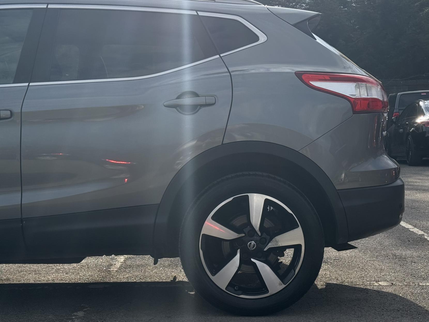Nissan Qashqai 1.2 DIG-T N-Connecta SUV 5dr Petrol Manual 2WD Euro 6 (s/s) (115 ps)