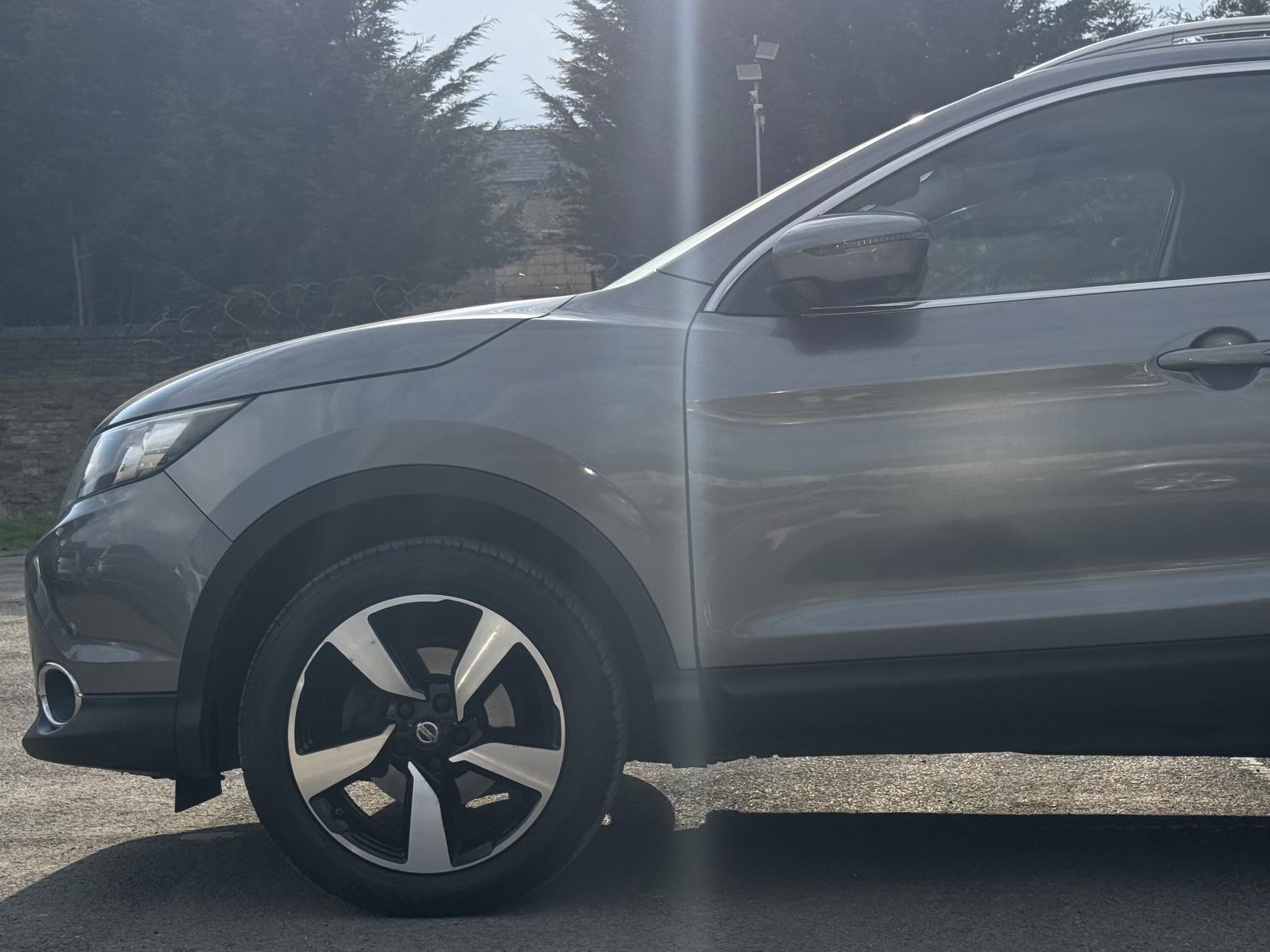 Nissan Qashqai 1.2 DIG-T N-Connecta SUV 5dr Petrol Manual 2WD Euro 6 (s/s) (115 ps)
