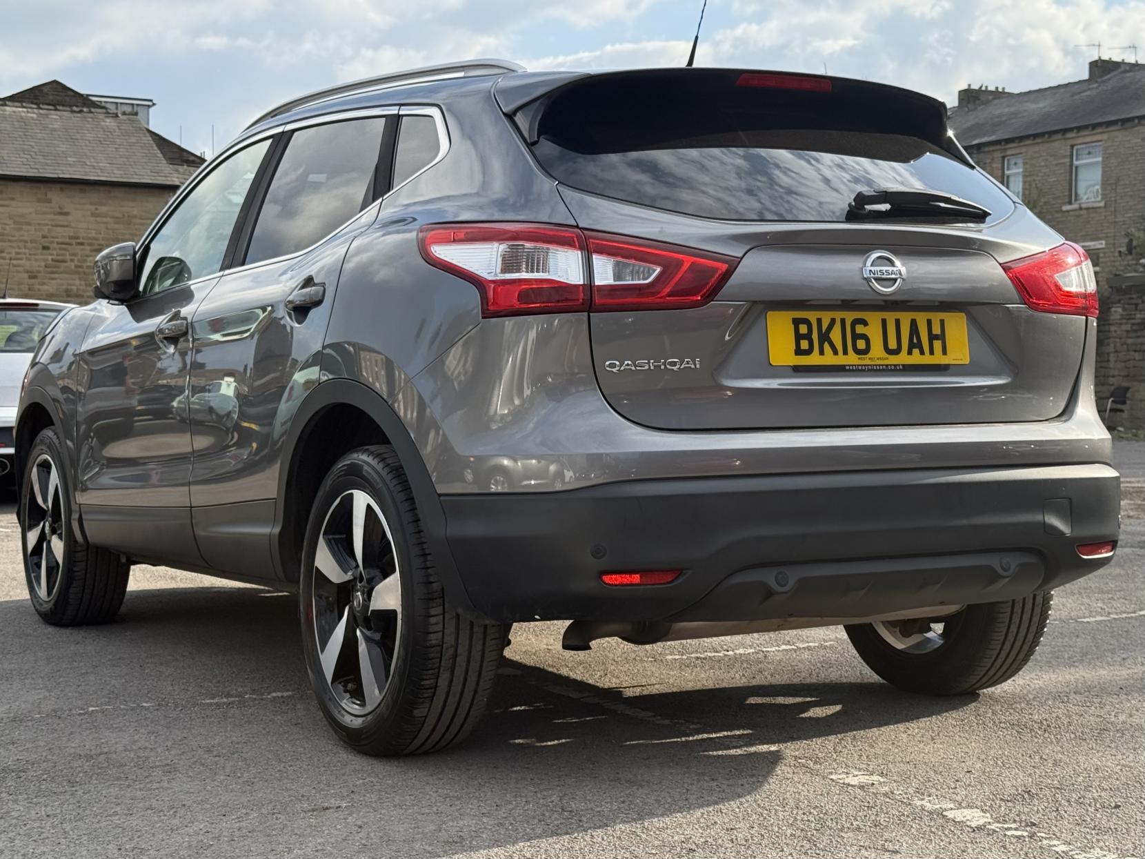 Nissan Qashqai 1.2 DIG-T N-Connecta SUV 5dr Petrol Manual 2WD Euro 6 (s/s) (115 ps)