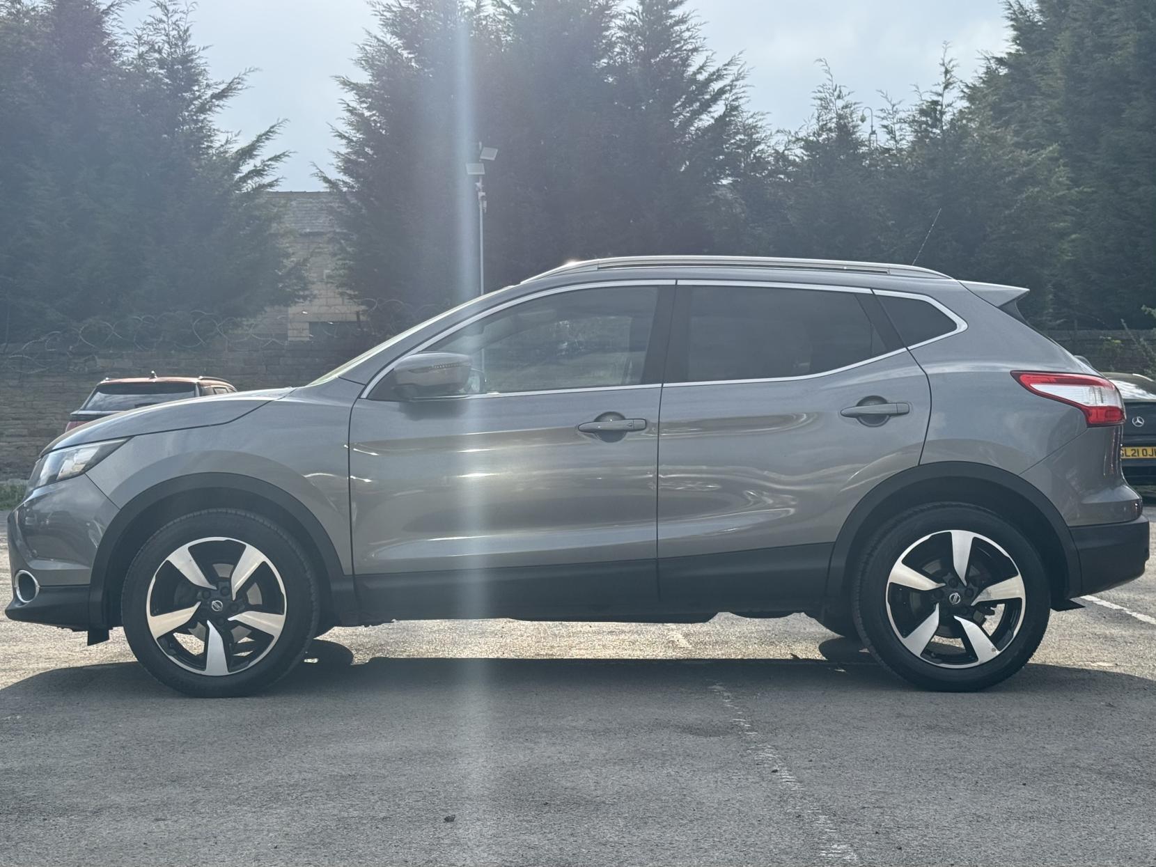 Nissan Qashqai 1.2 DIG-T N-Connecta SUV 5dr Petrol Manual 2WD Euro 6 (s/s) (115 ps)
