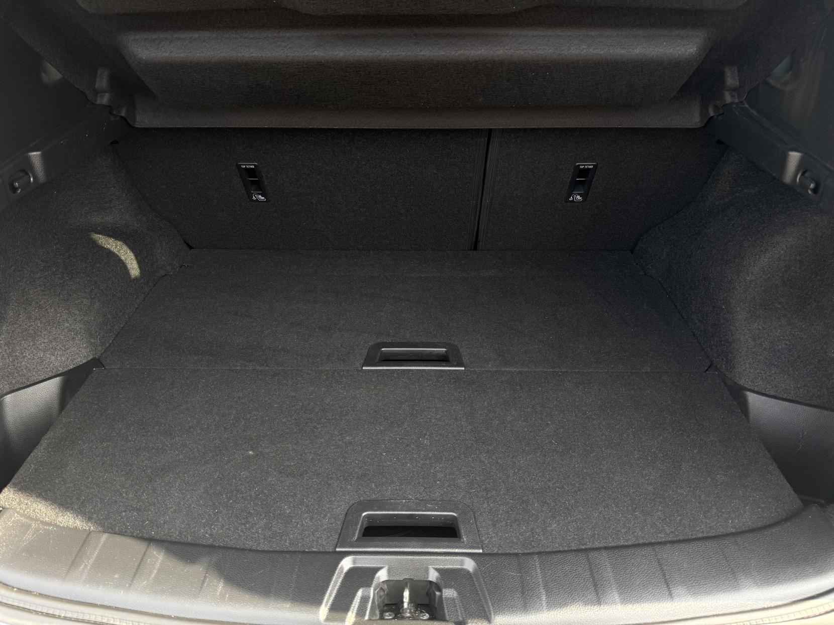 Nissan Qashqai 1.2 DIG-T N-Connecta SUV 5dr Petrol Manual 2WD Euro 6 (s/s) (115 ps)