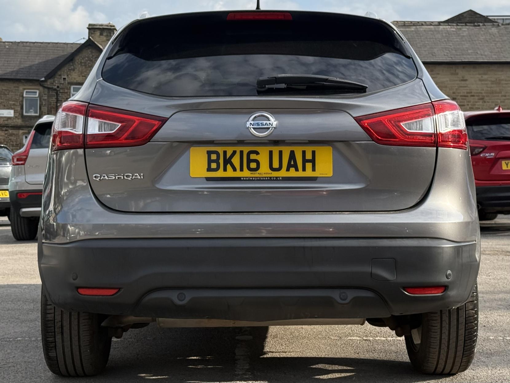 Nissan Qashqai 1.2 DIG-T N-Connecta SUV 5dr Petrol Manual 2WD Euro 6 (s/s) (115 ps)