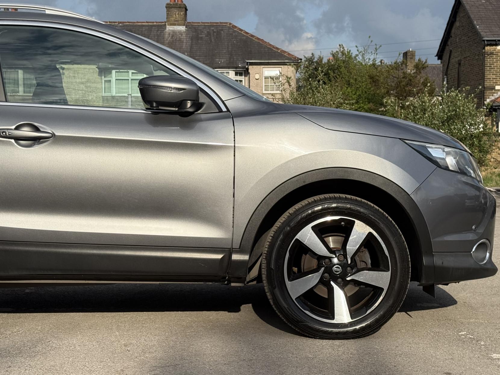 Nissan Qashqai 1.2 DIG-T N-Connecta SUV 5dr Petrol Manual 2WD Euro 6 (s/s) (115 ps)