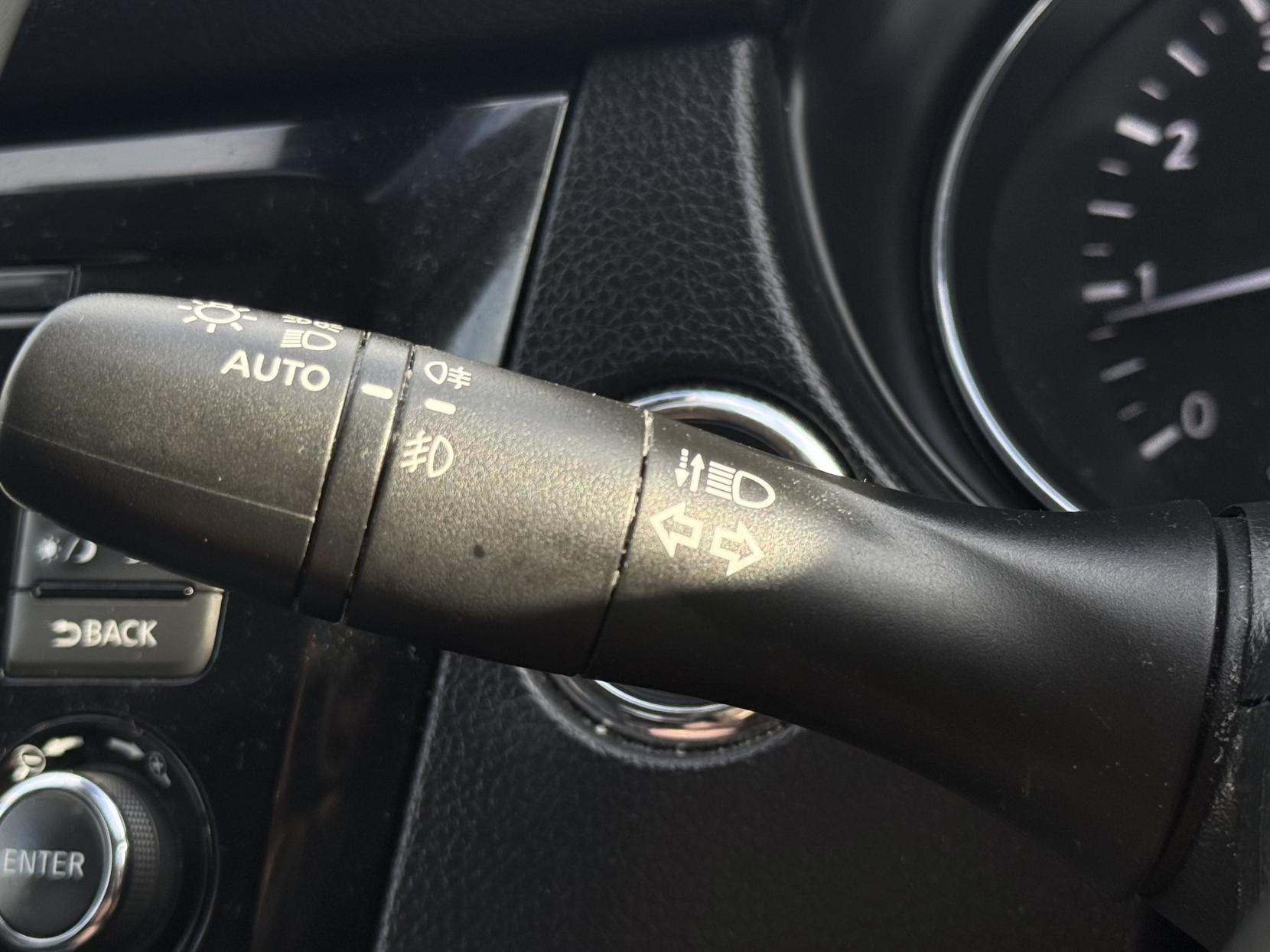 Nissan Qashqai 1.2 DIG-T N-Connecta SUV 5dr Petrol Manual 2WD Euro 6 (s/s) (115 ps)