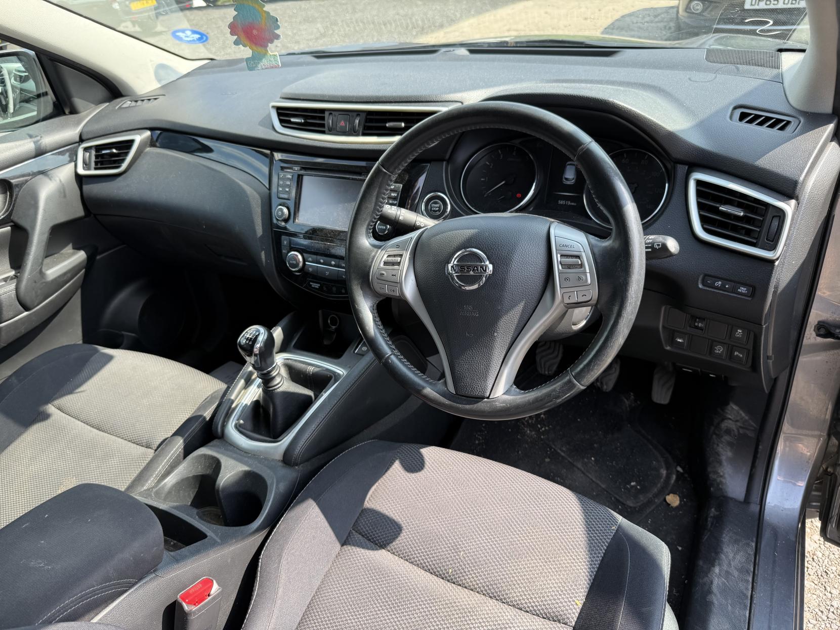 Nissan Qashqai 1.2 DIG-T n-tec SUV 5dr Petrol Manual 2WD Euro 5 (s/s) (115 ps)