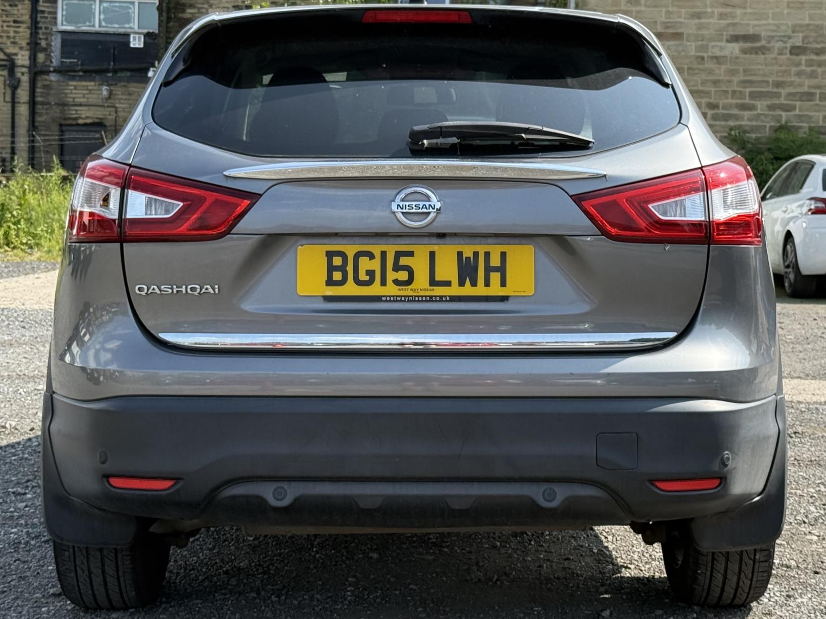 Nissan Qashqai 1.2 DIG-T n-tec SUV 5dr Petrol Manual 2WD Euro 5 (s/s) (115 ps)