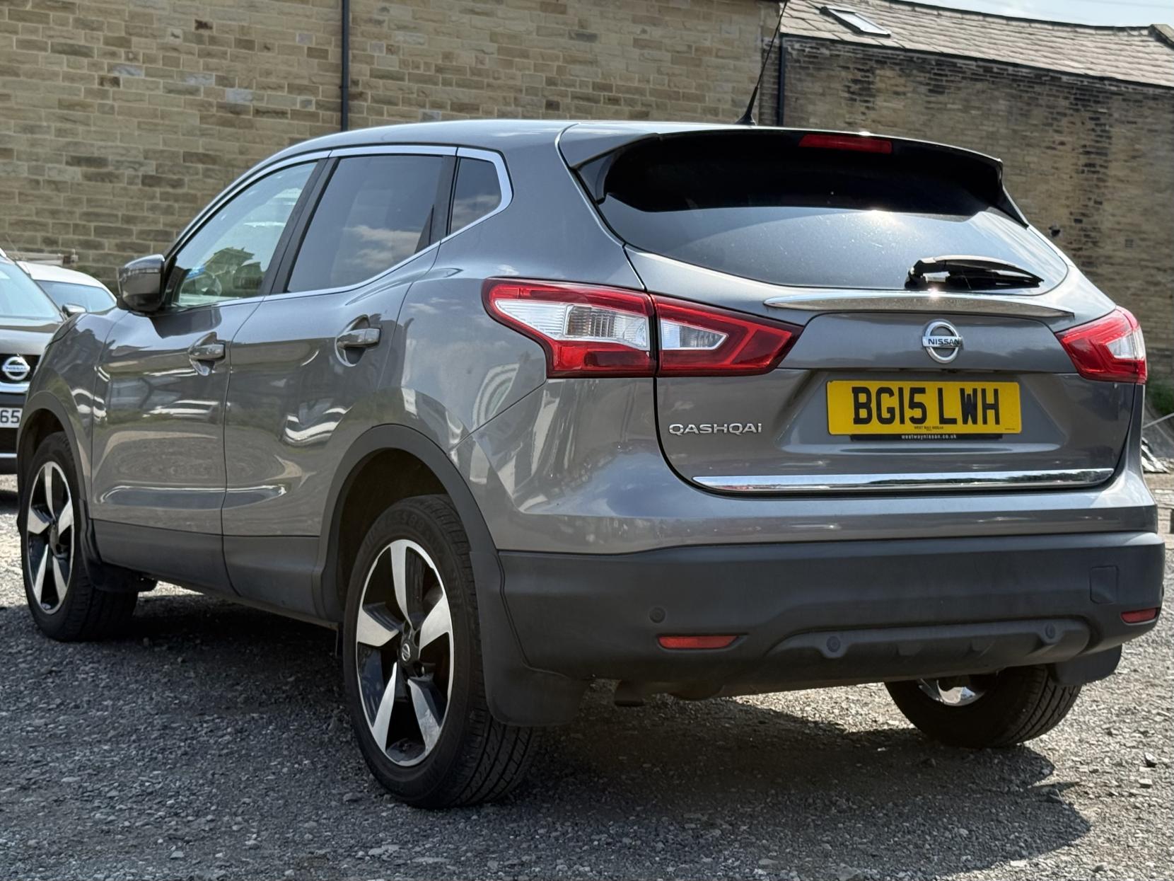 Nissan Qashqai 1.2 DIG-T n-tec SUV 5dr Petrol Manual 2WD Euro 5 (s/s) (115 ps)