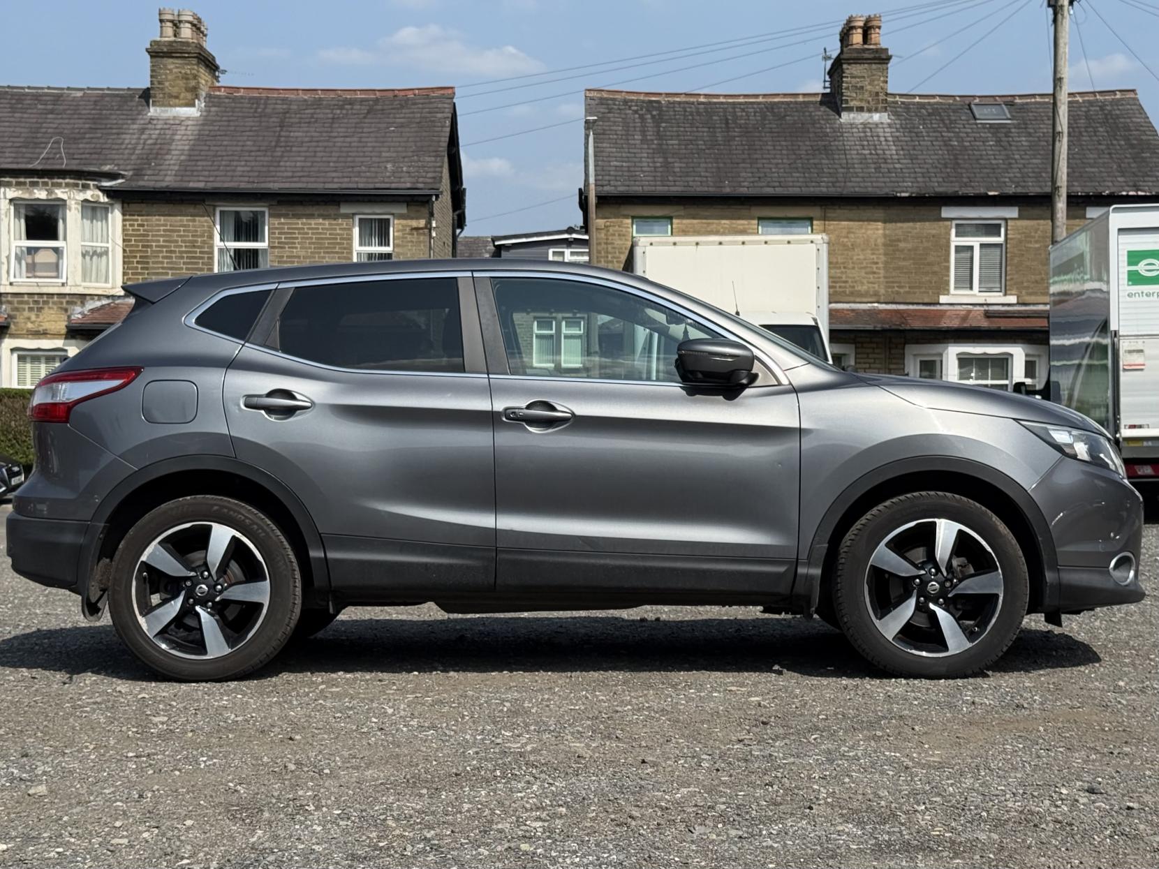 Nissan Qashqai 1.2 DIG-T n-tec SUV 5dr Petrol Manual 2WD Euro 5 (s/s) (115 ps)