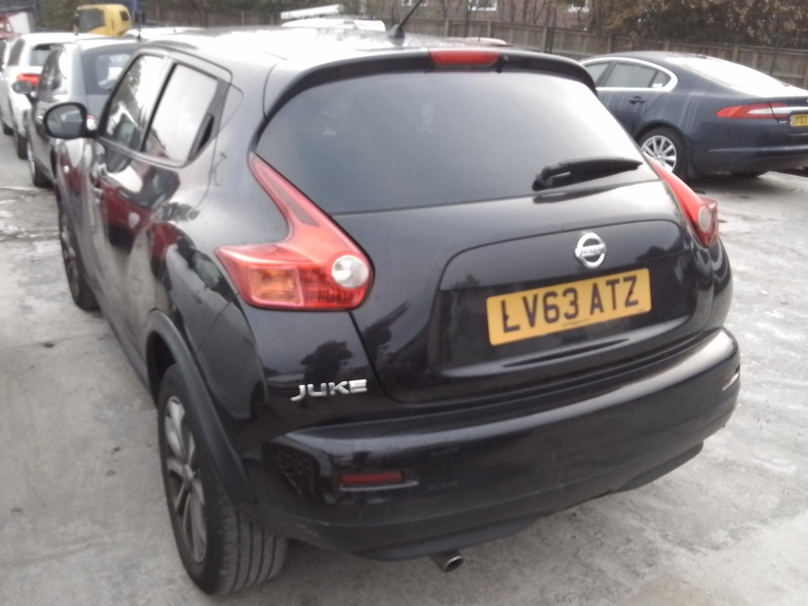 Nissan Juke 1.6 Tekna SUV 5dr Petrol CVT Euro 5 (117 ps)