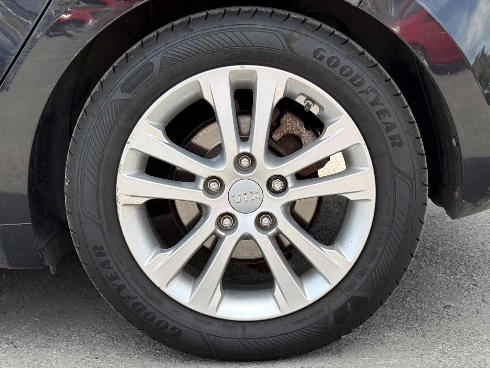 Kia Ceed 1.4 SR7 Hatchback 5dr Petrol Manual Euro 5 (98 bhp)