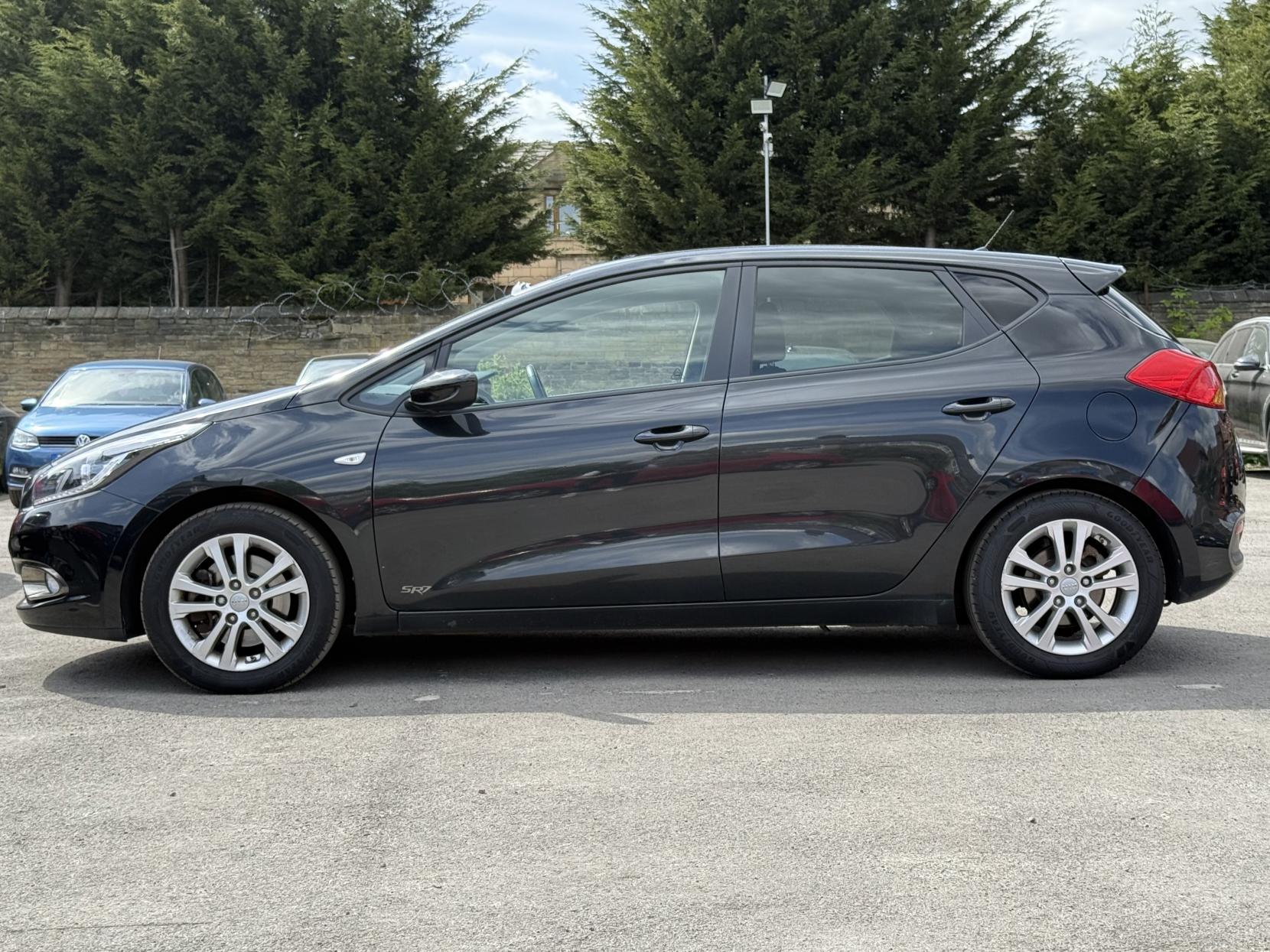 Kia Ceed 1.4 SR7 Hatchback 5dr Petrol Manual Euro 5 (98 bhp)