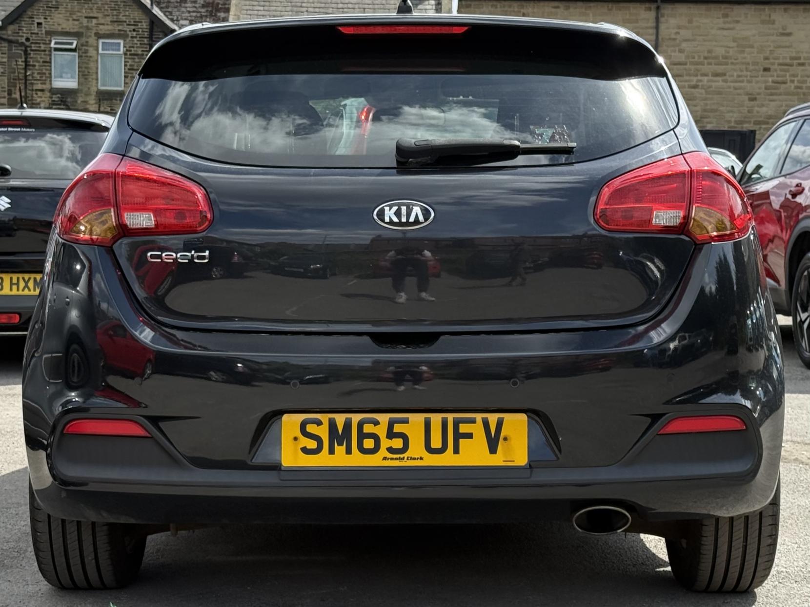 Kia Ceed 1.4 SR7 Hatchback 5dr Petrol Manual Euro 5 (98 bhp)