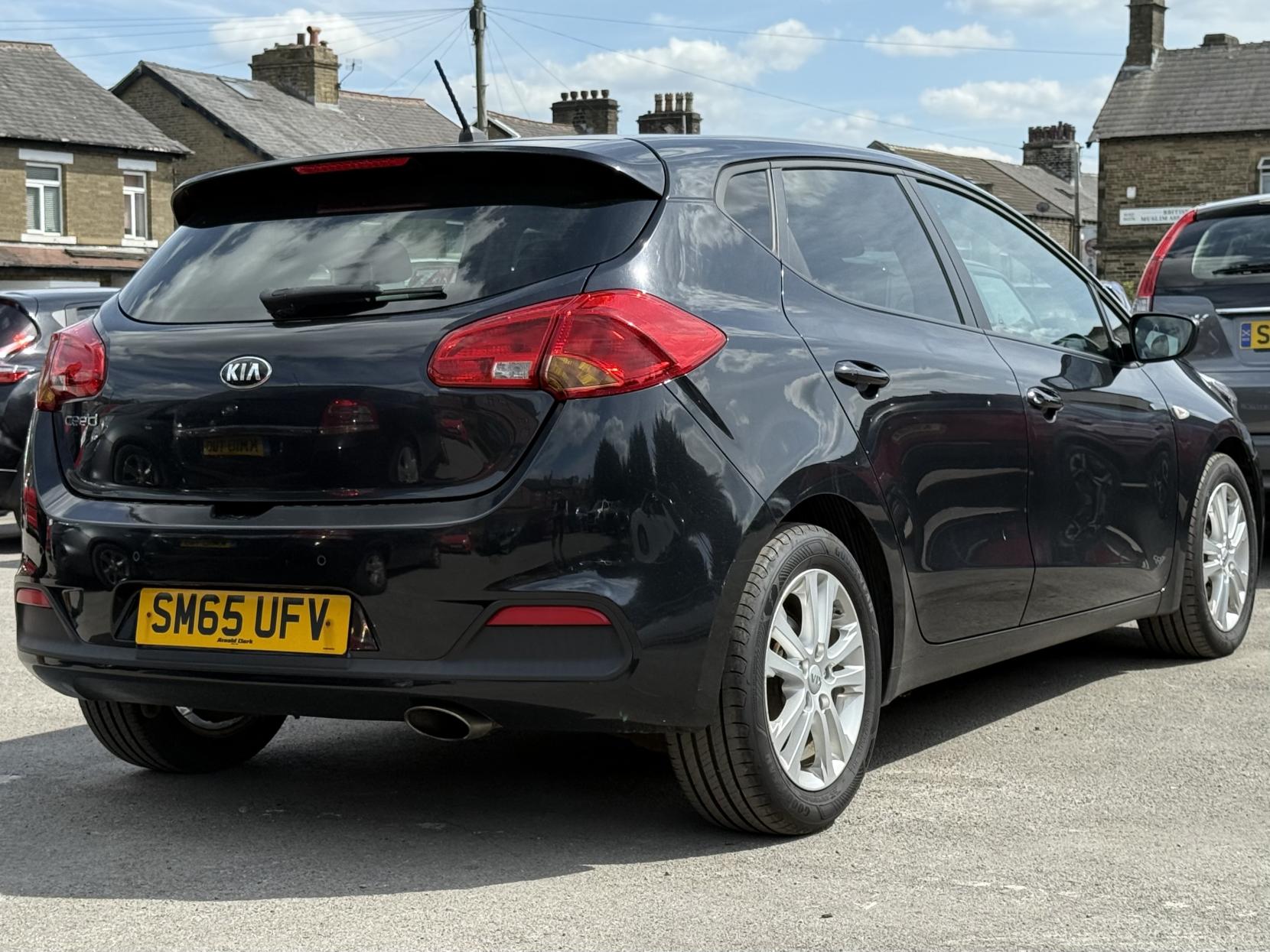 Kia Ceed 1.4 SR7 Hatchback 5dr Petrol Manual Euro 5 (98 bhp)