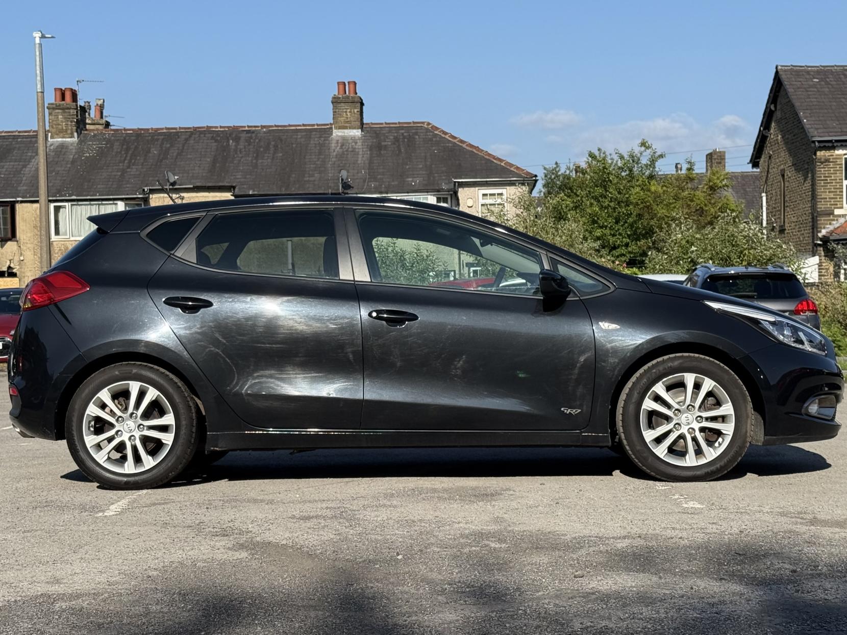 Kia Ceed 1.4 SR7 Hatchback 5dr Petrol Manual Euro 5 (98 bhp)