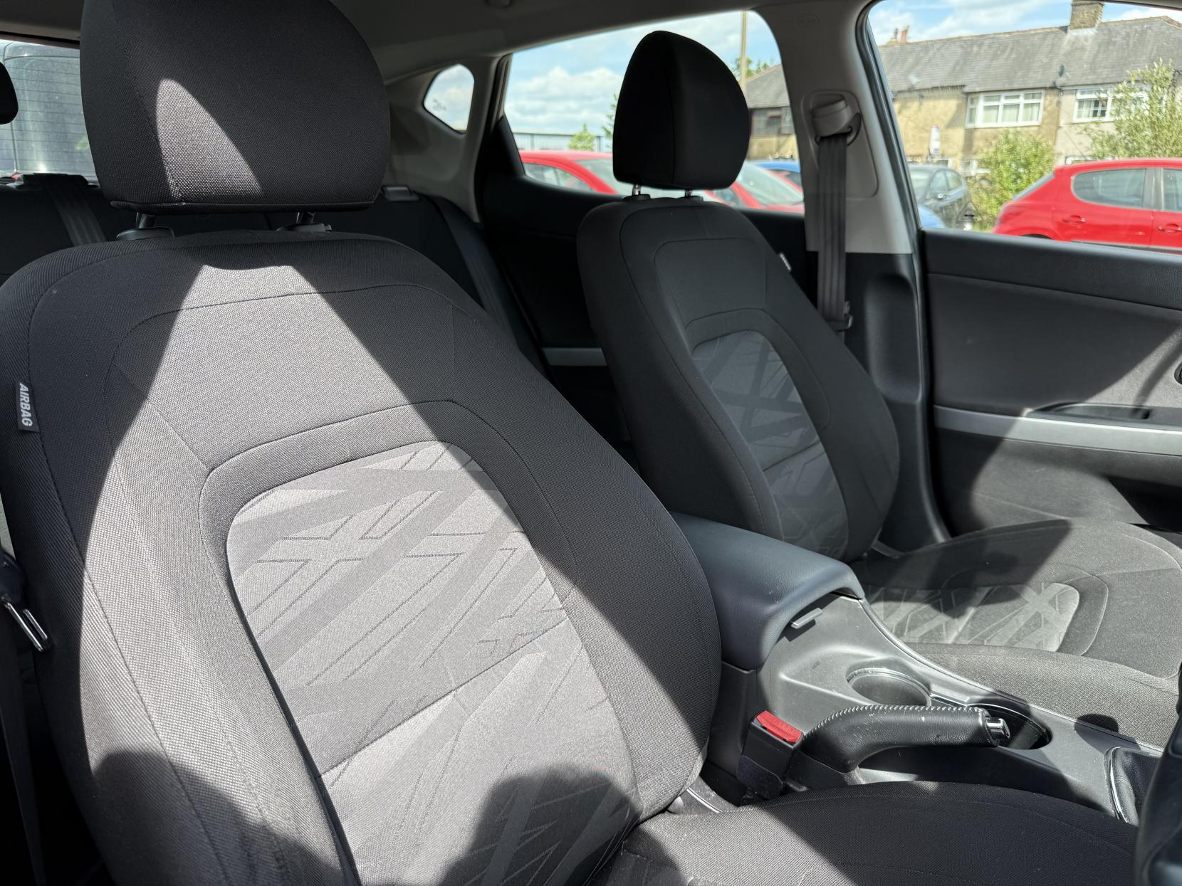 Kia Ceed 1.4 SR7 Hatchback 5dr Petrol Manual Euro 5 (98 bhp)