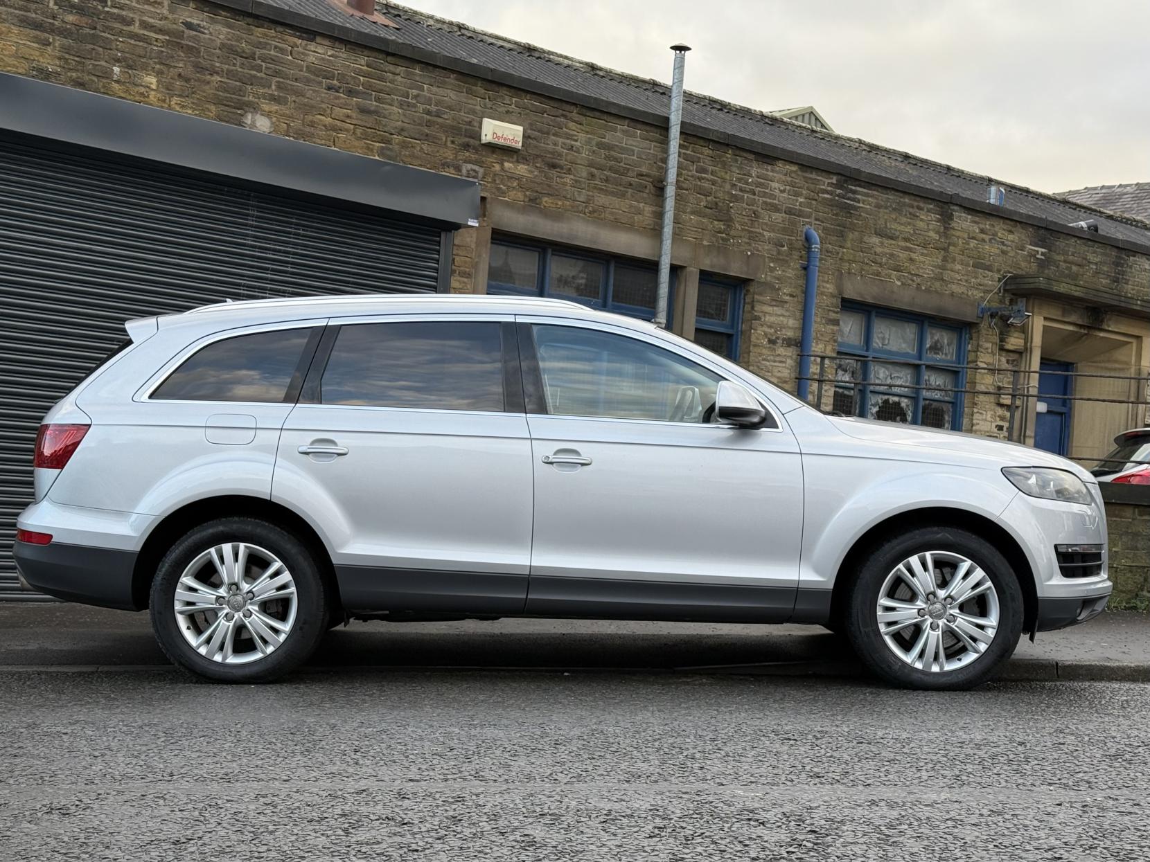 Audi Q7 3.0 TDI V6 SE SUV 5dr Diesel Tiptronic quattro Euro 5 (s/s) (204 ps)