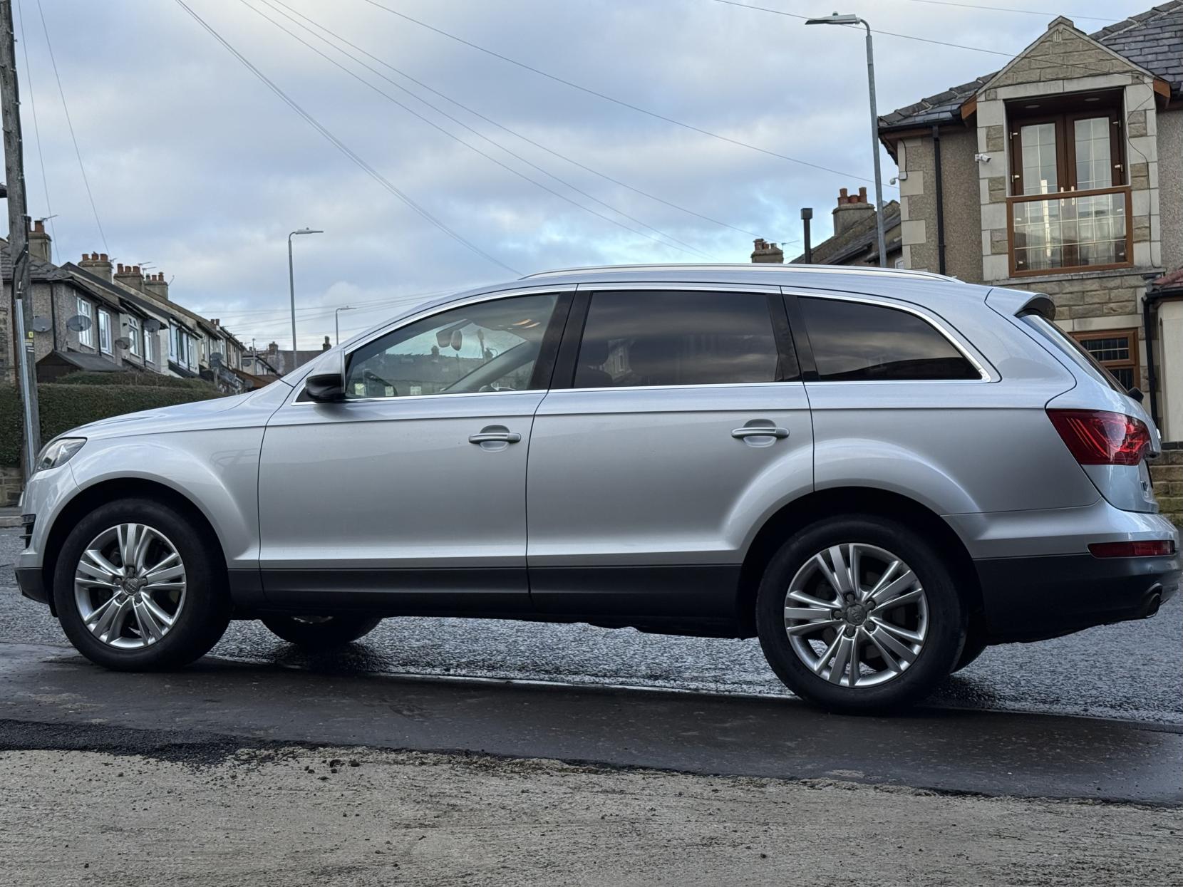 Audi Q7 3.0 TDI V6 SE SUV 5dr Diesel Tiptronic quattro Euro 5 (s/s) (204 ps)