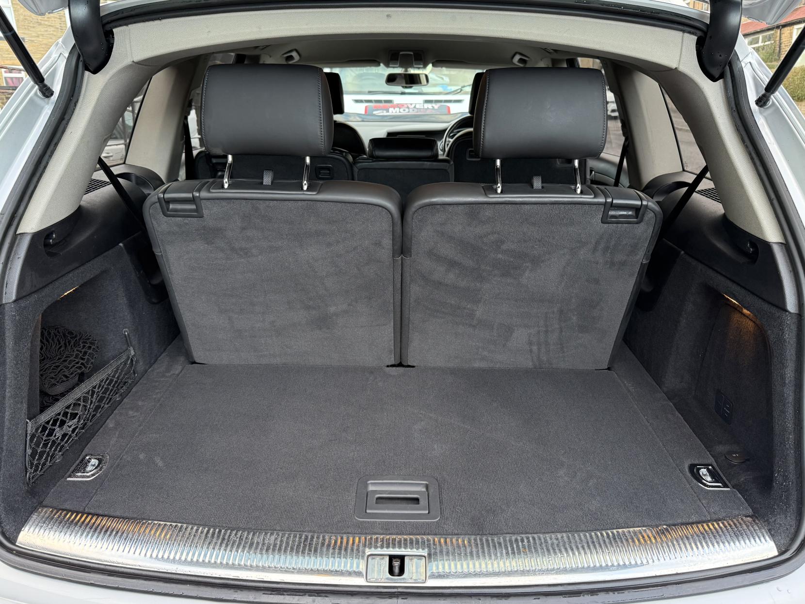 Audi Q7 3.0 TDI V6 SE SUV 5dr Diesel Tiptronic quattro Euro 5 (s/s) (204 ps)