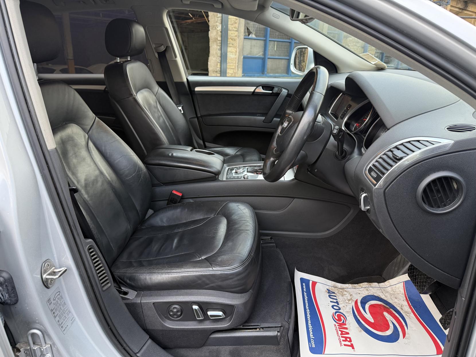 Audi Q7 3.0 TDI V6 SE SUV 5dr Diesel Tiptronic quattro Euro 5 (s/s) (204 ps)