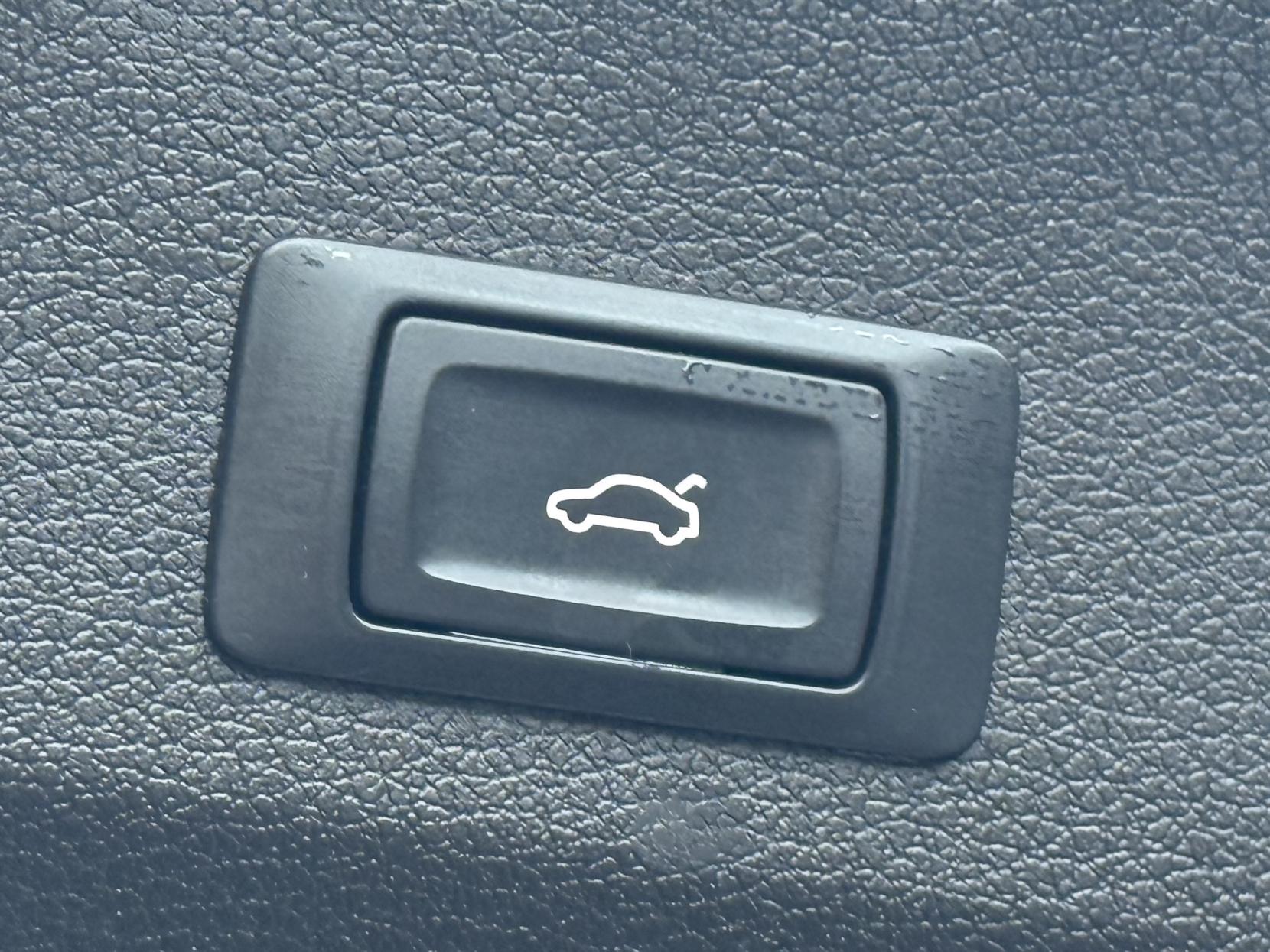 Audi Q7 3.0 TDI V6 SE SUV 5dr Diesel Tiptronic quattro Euro 5 (s/s) (204 ps)