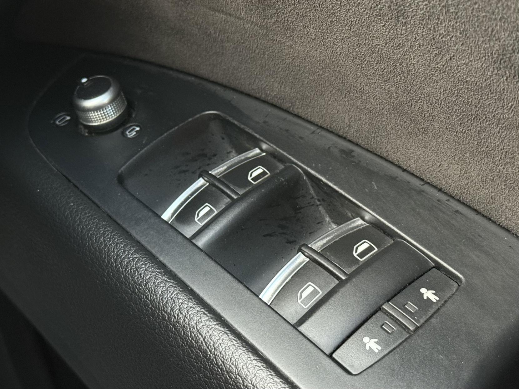 Audi Q7 3.0 TDI V6 SE SUV 5dr Diesel Tiptronic quattro Euro 5 (s/s) (204 ps)