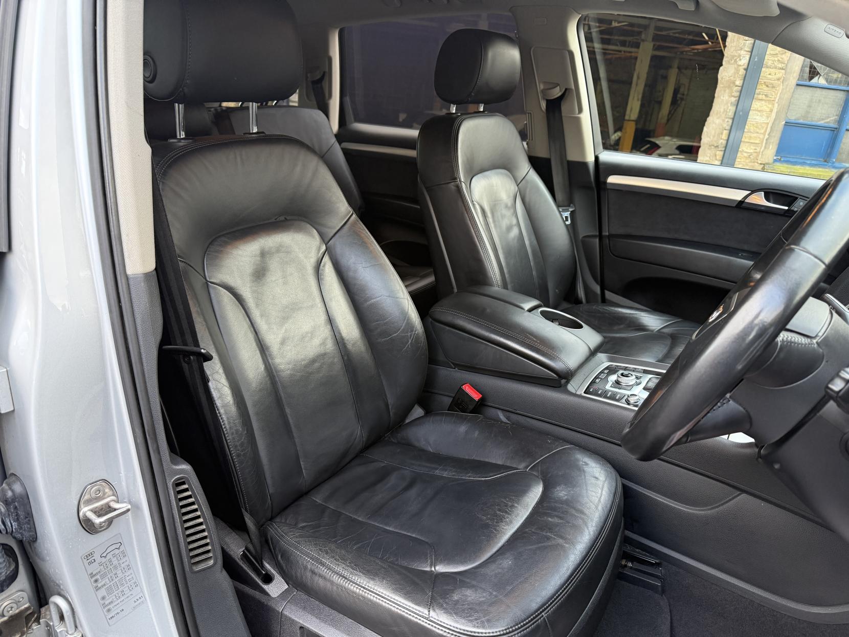 Audi Q7 3.0 TDI V6 SE SUV 5dr Diesel Tiptronic quattro Euro 5 (s/s) (204 ps)