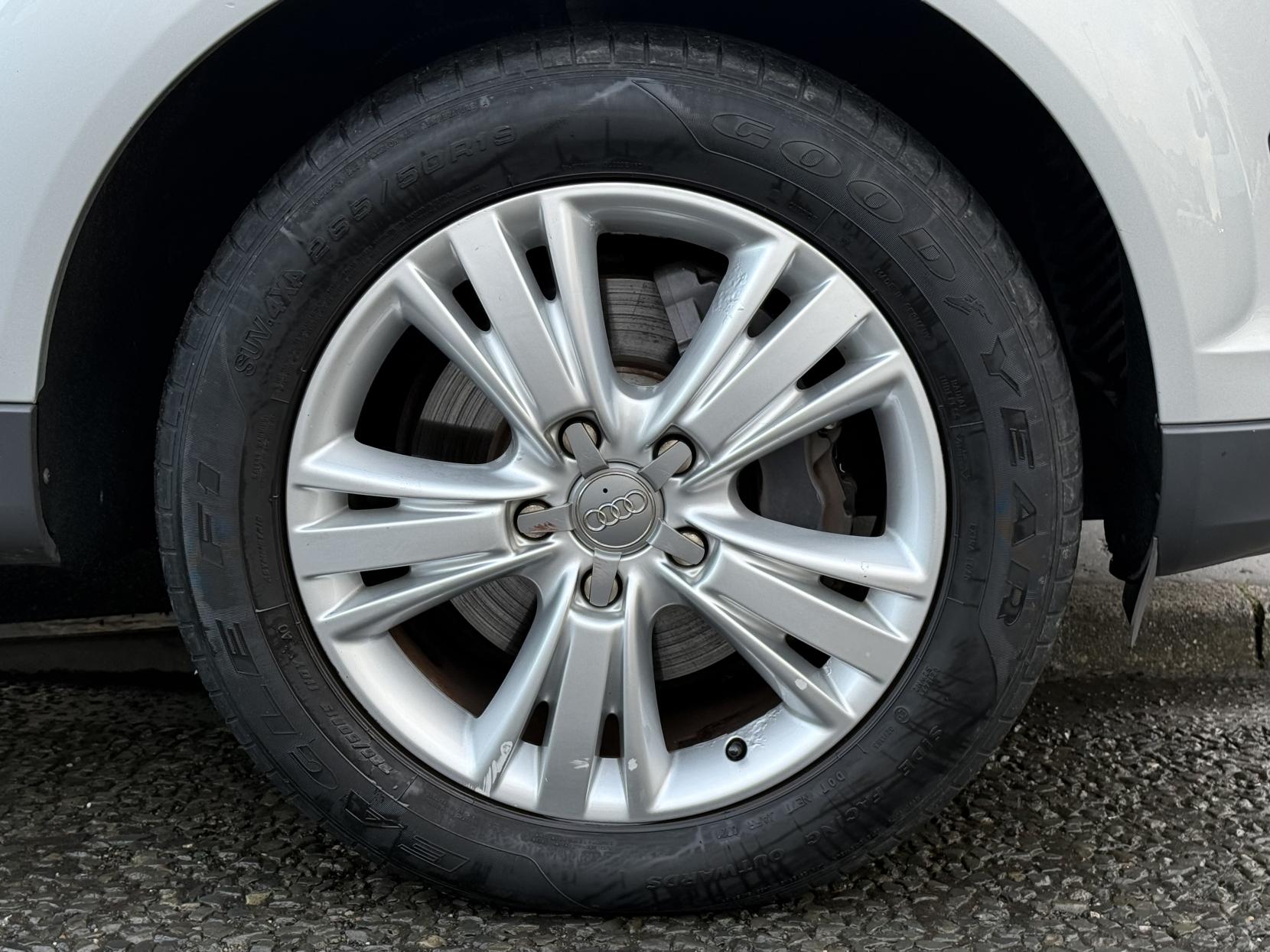 Audi Q7 3.0 TDI V6 SE SUV 5dr Diesel Tiptronic quattro Euro 5 (s/s) (204 ps)