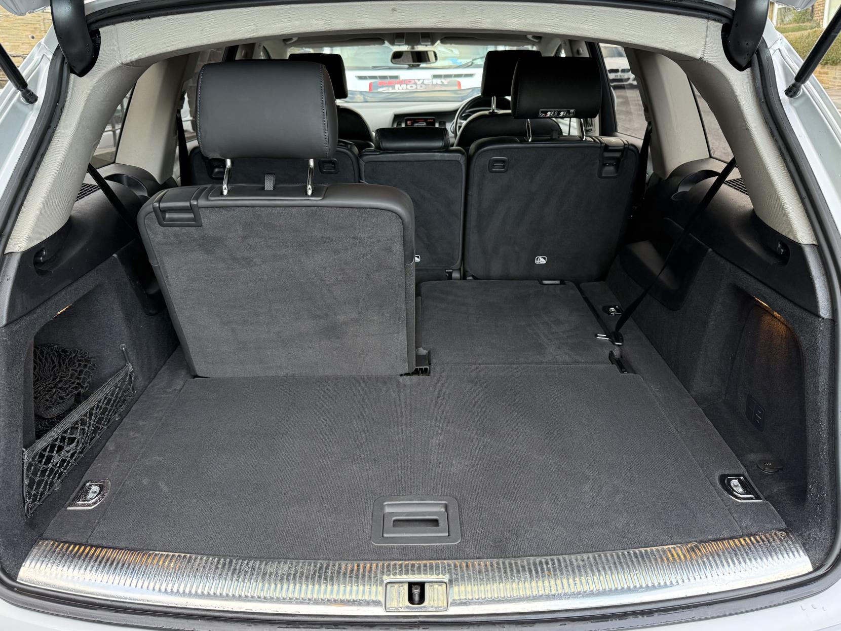 Audi Q7 3.0 TDI V6 SE SUV 5dr Diesel Tiptronic quattro Euro 5 (s/s) (204 ps)