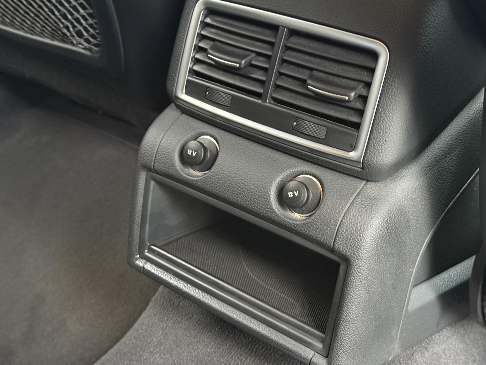 Audi Q7 3.0 TDI V6 SE SUV 5dr Diesel Tiptronic quattro Euro 5 (s/s) (204 ps)