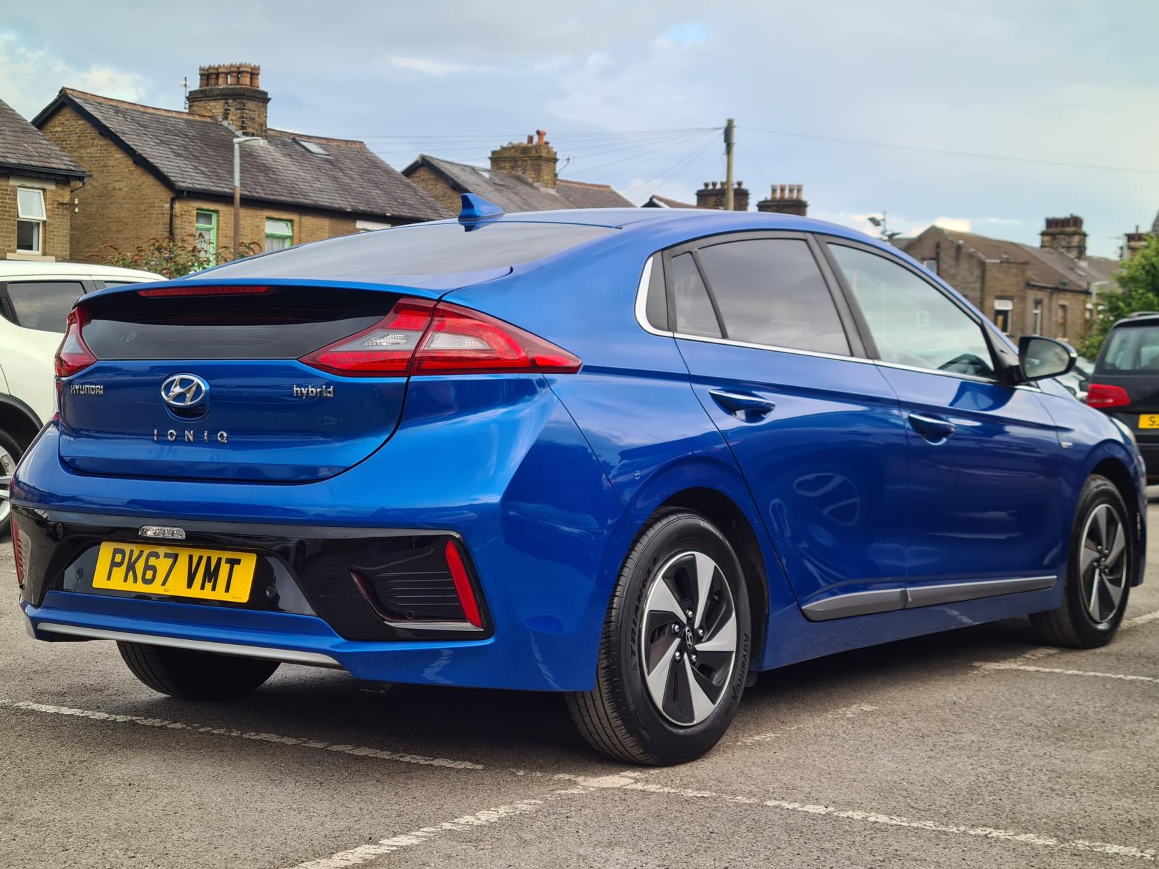 Hyundai IONIQ 1.6 h-GDi Premium Hatchback 5dr Petrol Hybrid DCT Euro 6 (s/s) (141 ps)