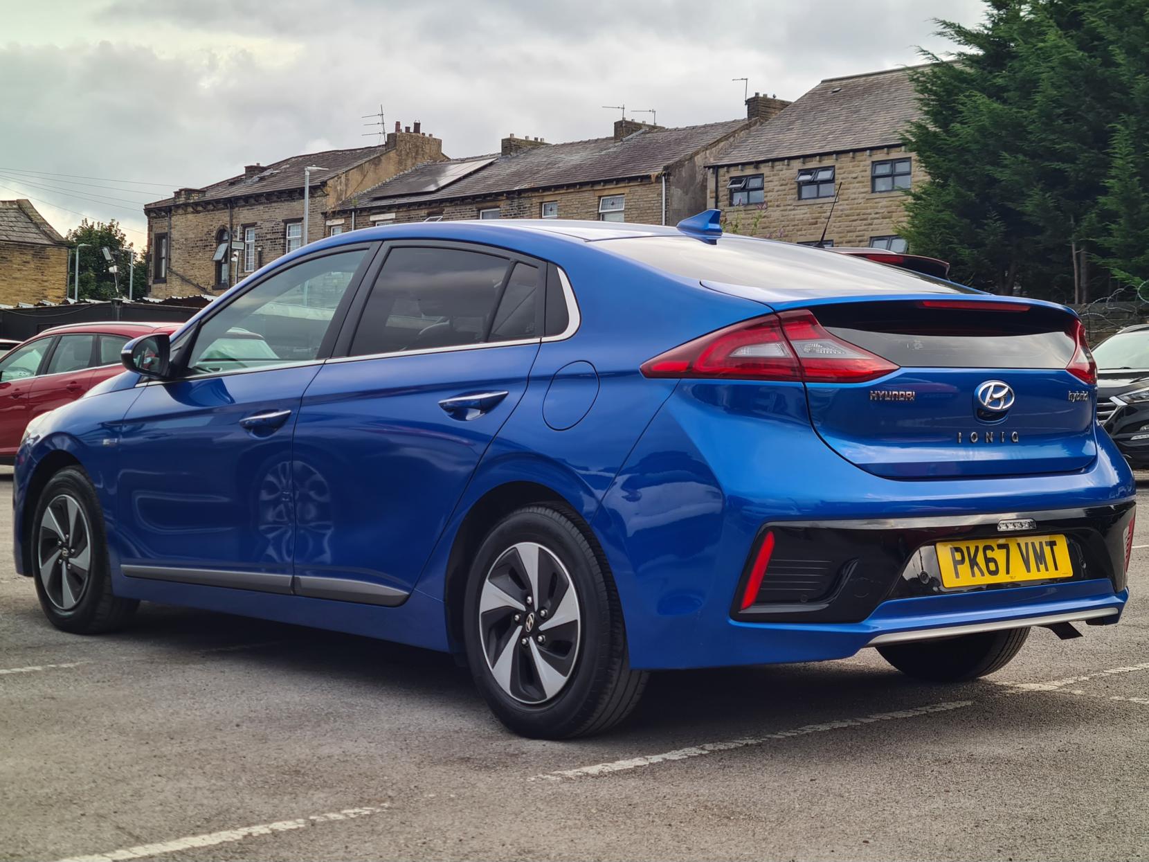 Hyundai IONIQ 1.6 h-GDi Premium Hatchback 5dr Petrol Hybrid DCT Euro 6 (s/s) (141 ps)