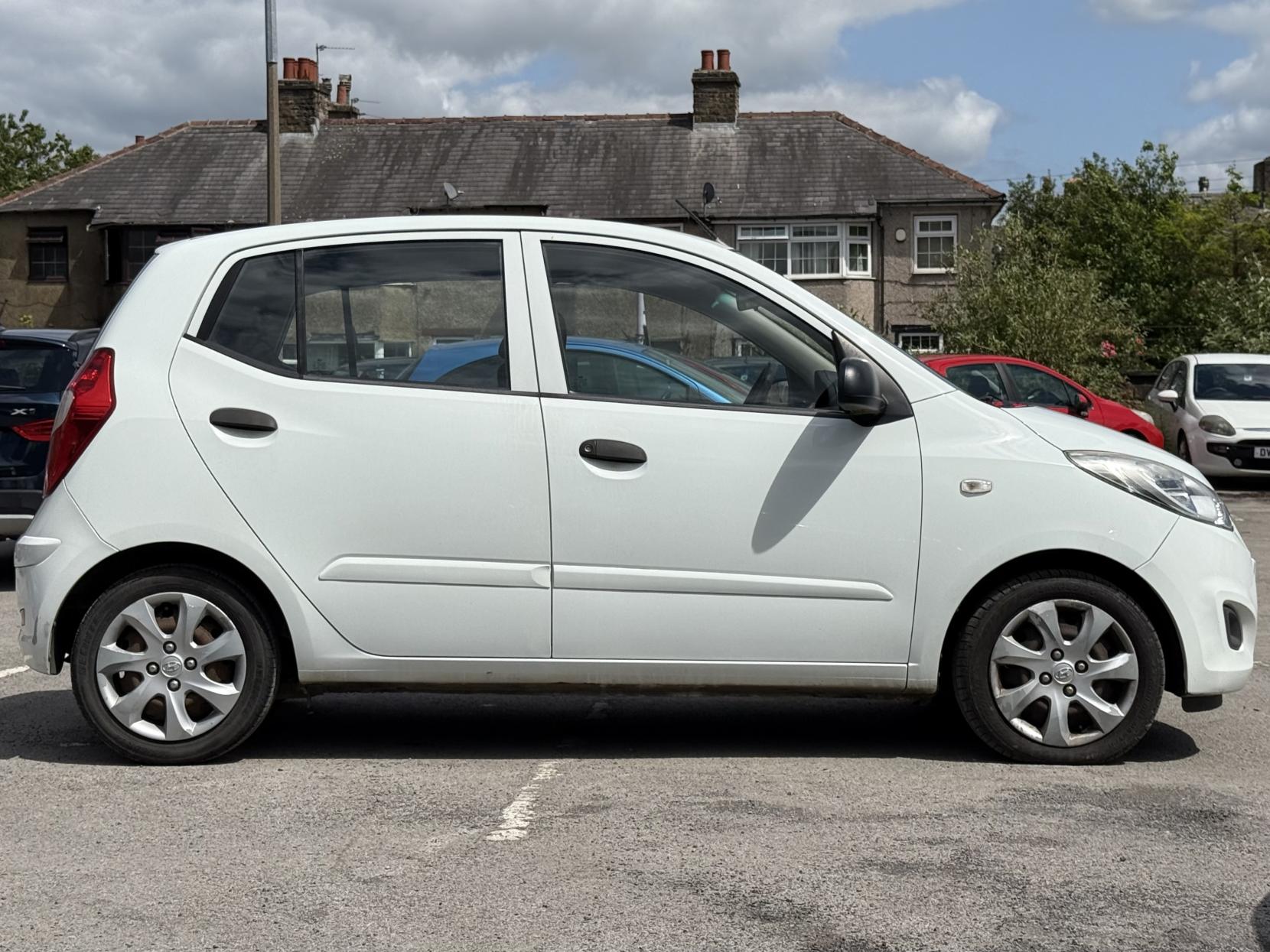 Hyundai i10 1.2 Classic Hatchback 5dr Petrol Manual Euro 5 (85 bhp)
