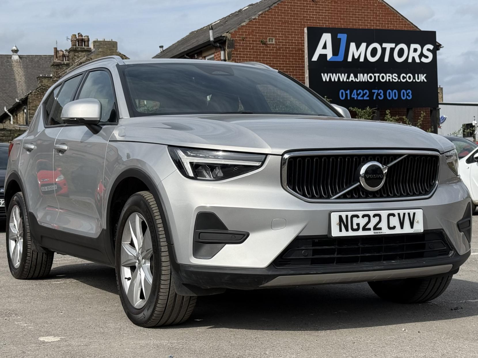 Volvo XC40 2.0 B3 MHEV Core SUV 5dr Petrol Hybrid DCT Auto Euro 6 (s/s) (163 ps)